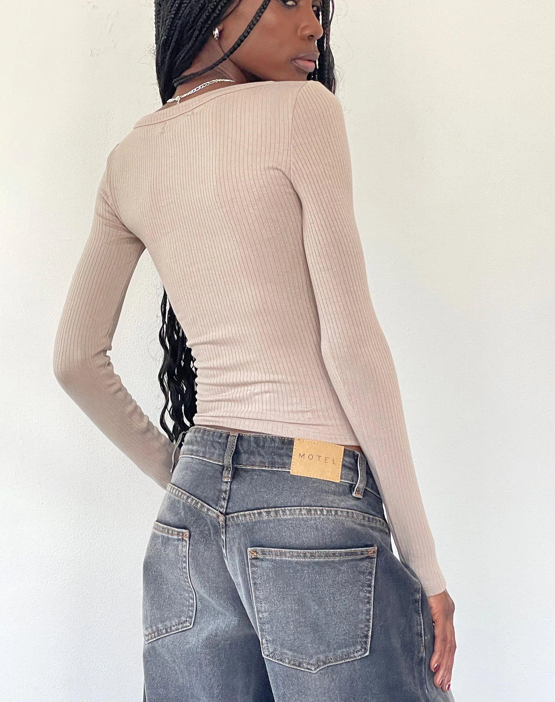 Binlo Extra Long Sleeve Top in London Fog - Image 4