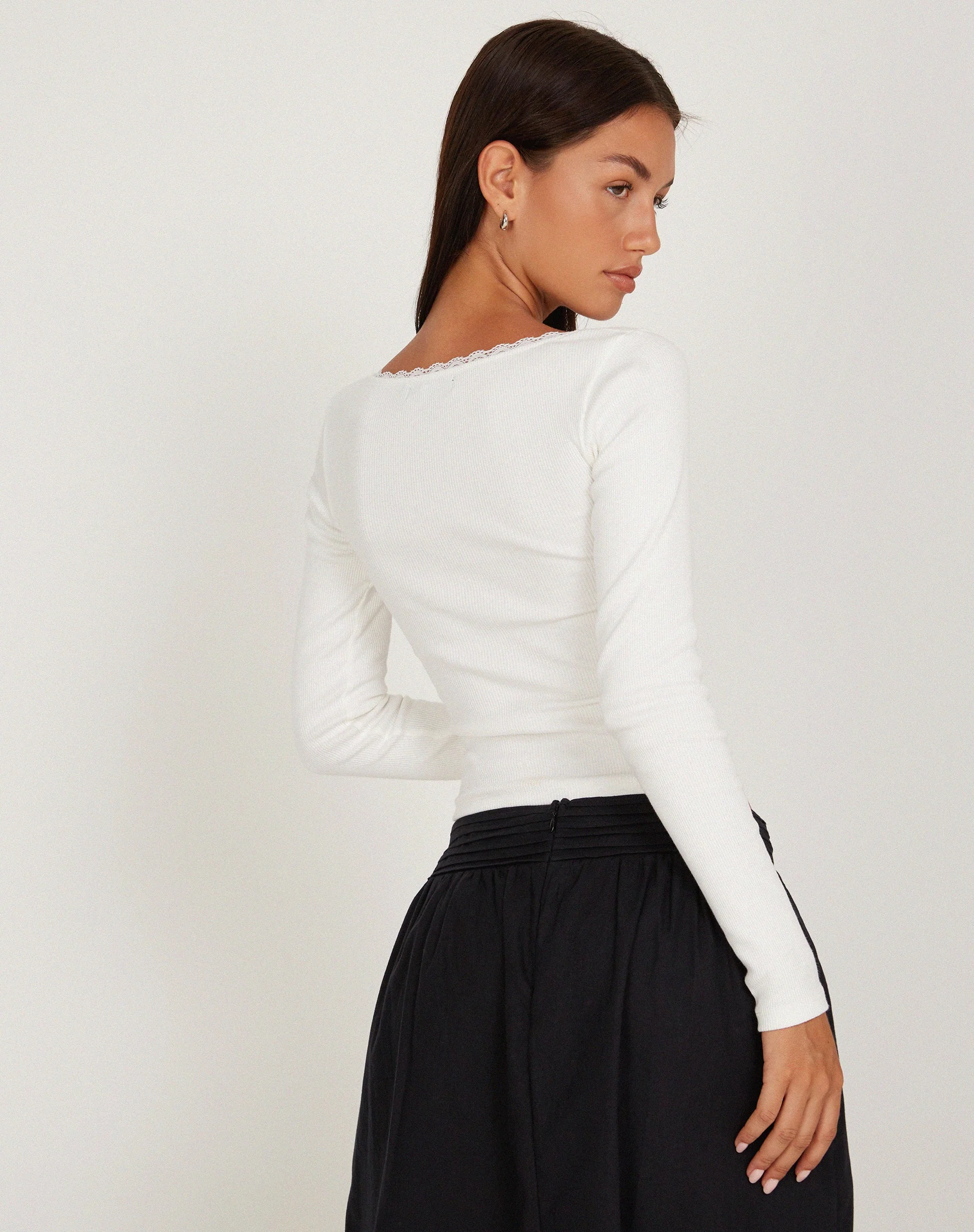 Bovita Long Sleeve Top in Rib White - Image 2