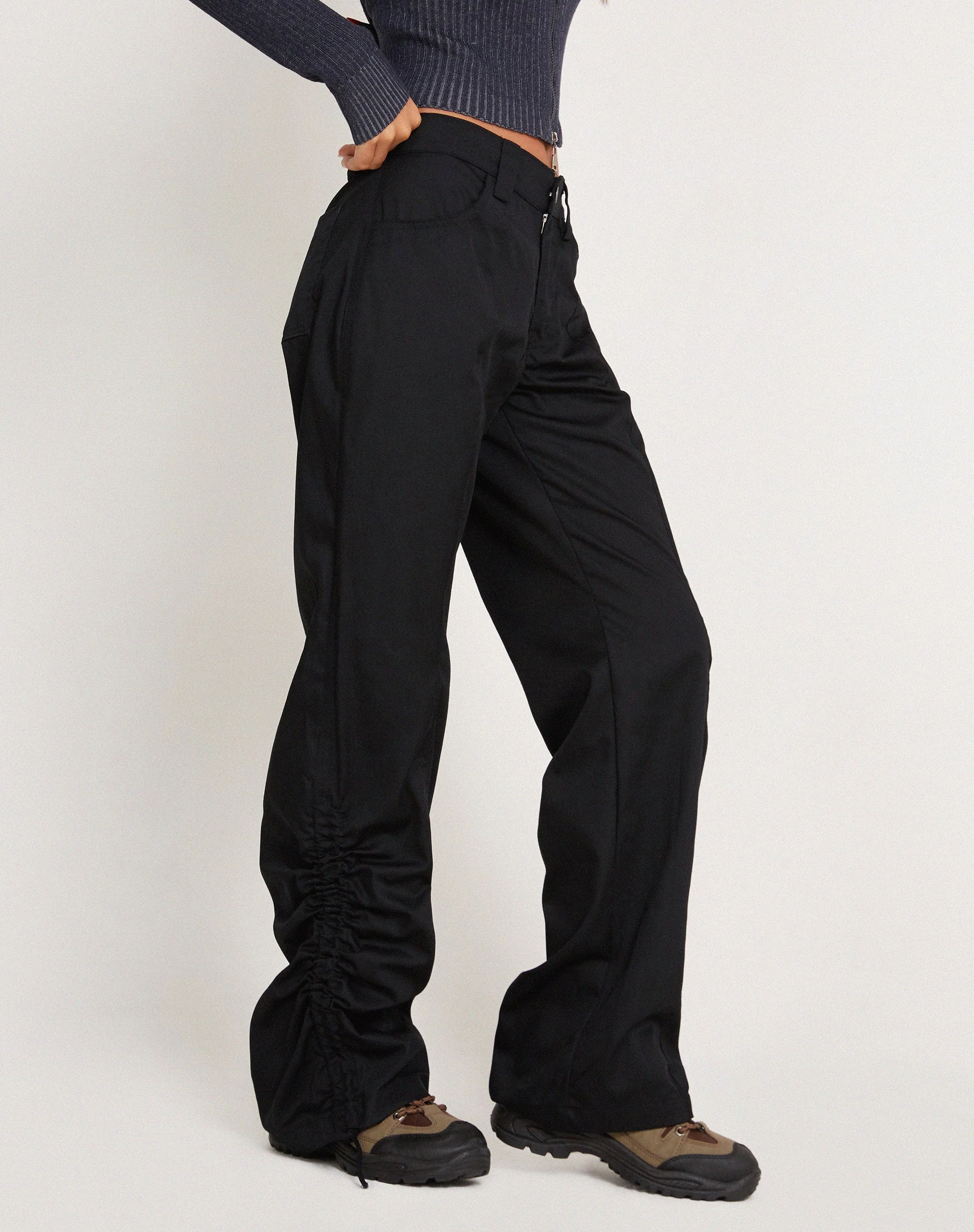 Bracha Low Rise Cargo Trousers in Black - Image 2
