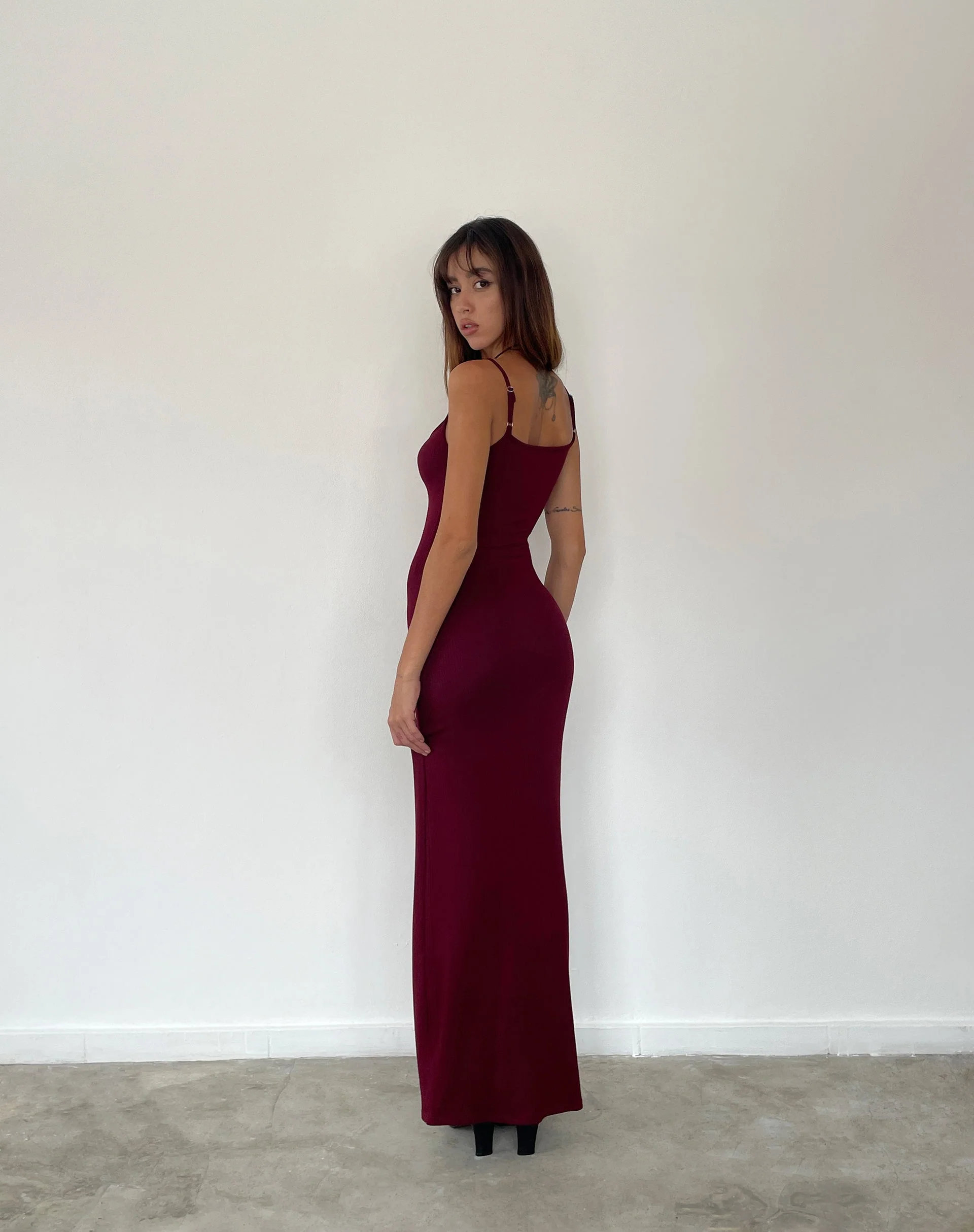 Cantha Maxi Dress in Rib Burgundy - Image 3