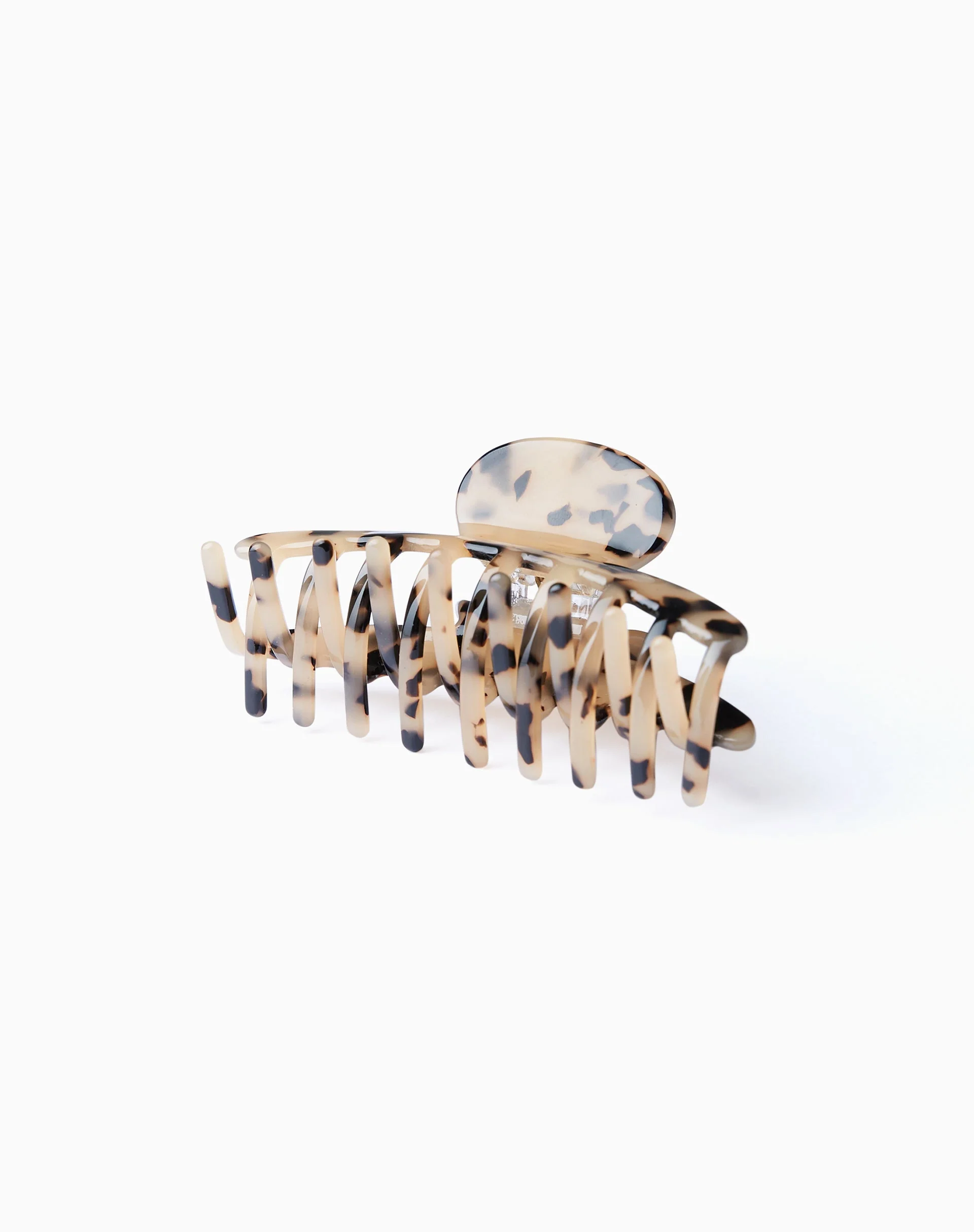 Chiye Hair Claw in Brown - Image 3