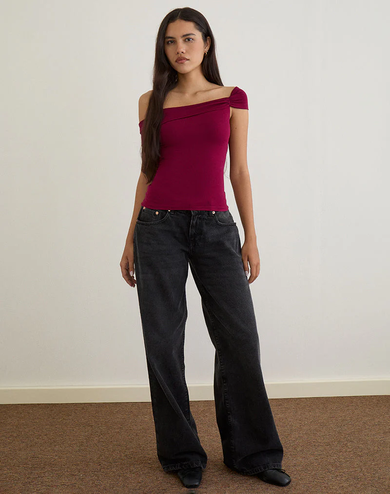 Cuthbe Off the Shoulder Twist Top in Burgundy - Image 3