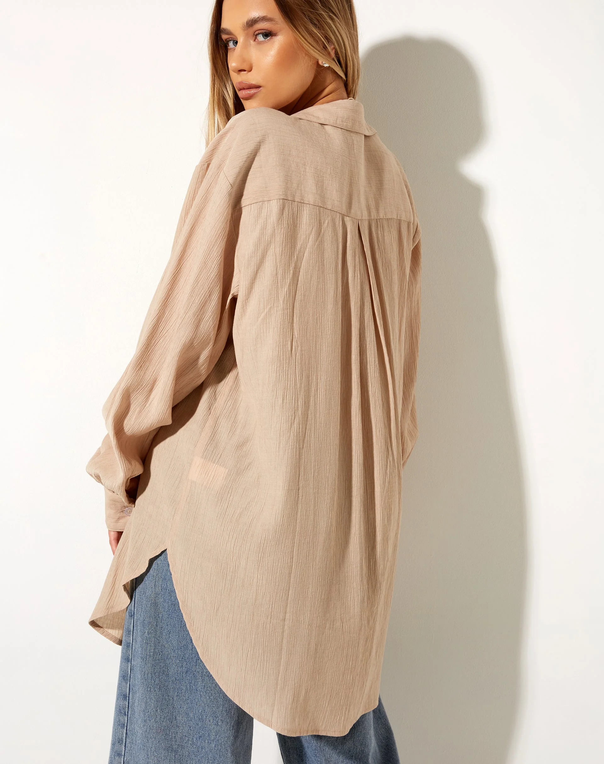 Dael Oversized Shirt in Crinkle Tan - Image 2