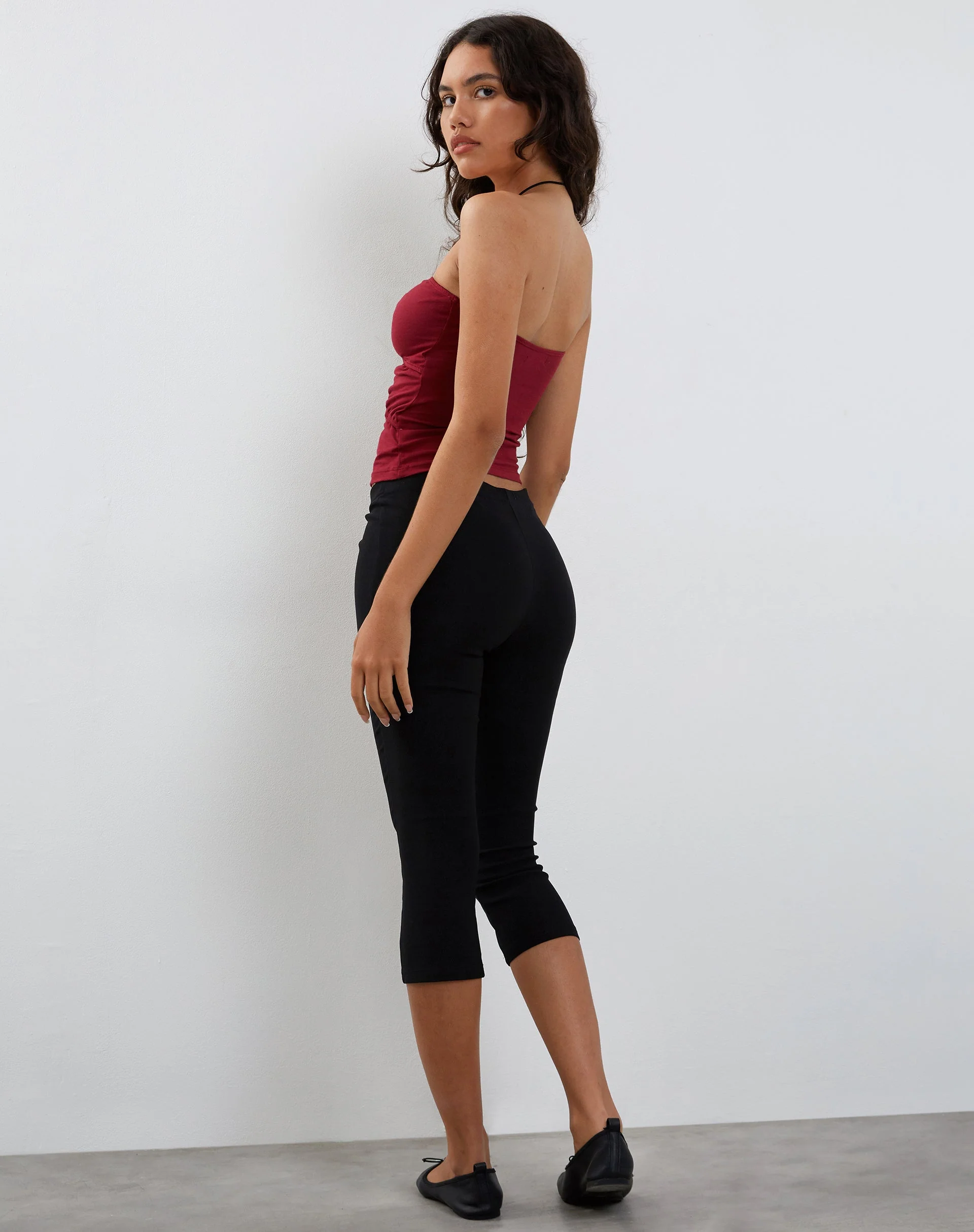 Dayu Bandeau Crop Top in Burgundy - Image 4