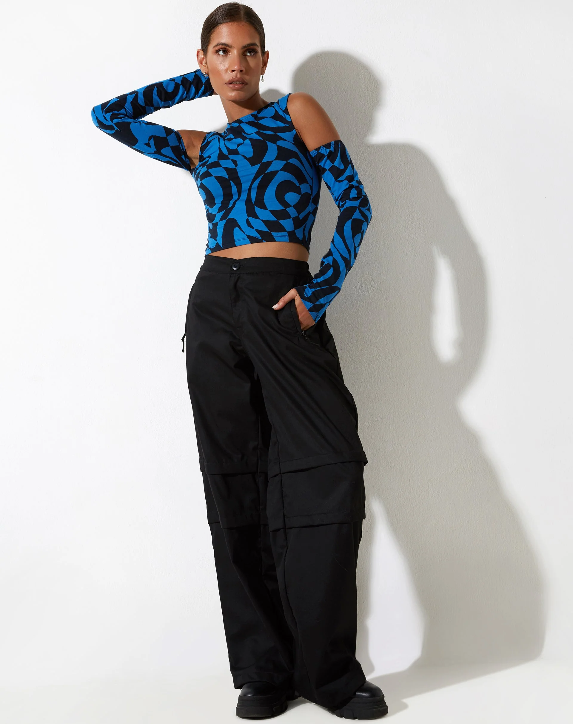 Denver Long Sleeve Top in Irregular Optic Blue - Image 5