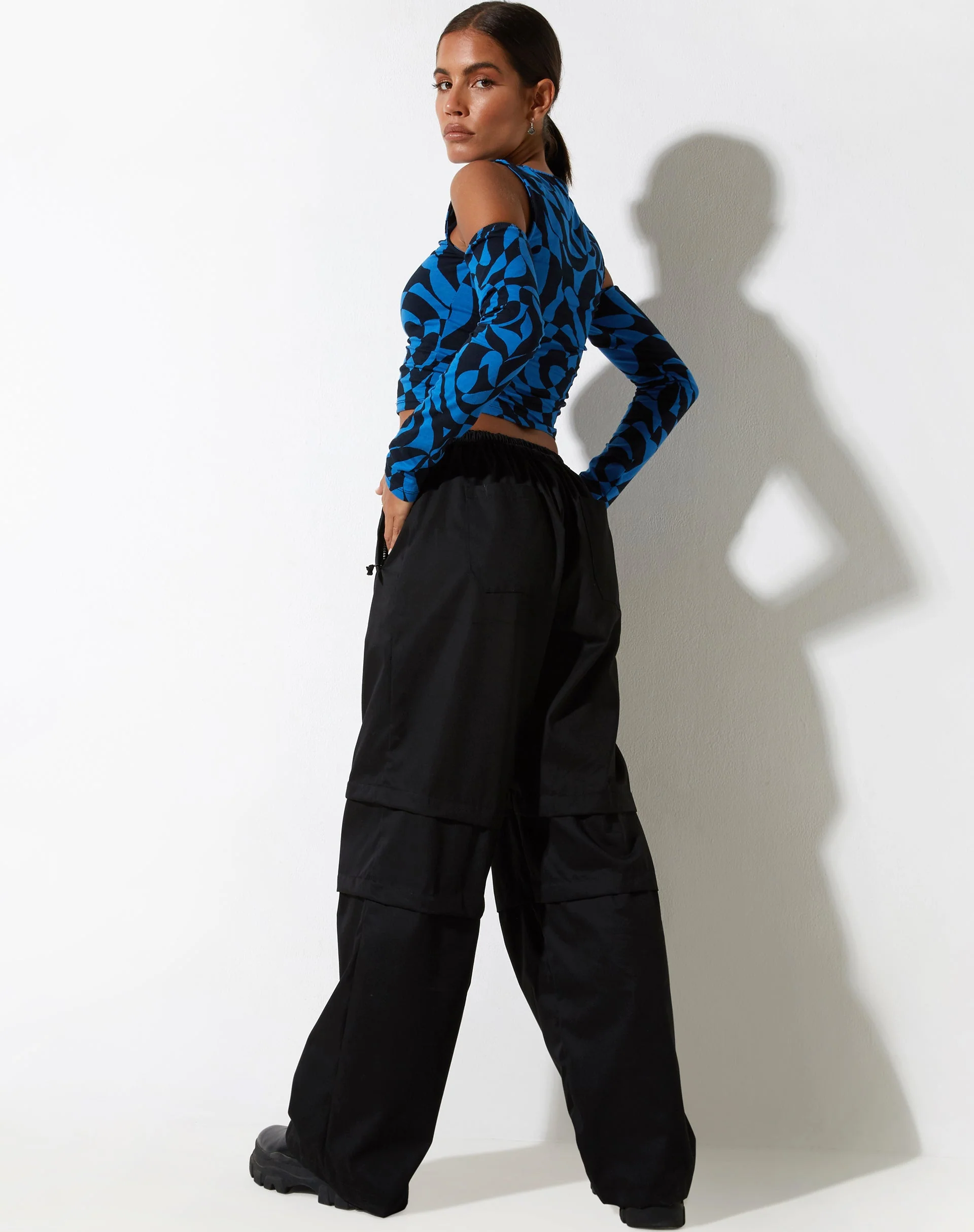 Denver Long Sleeve Top in Irregular Optic Blue - Image 6