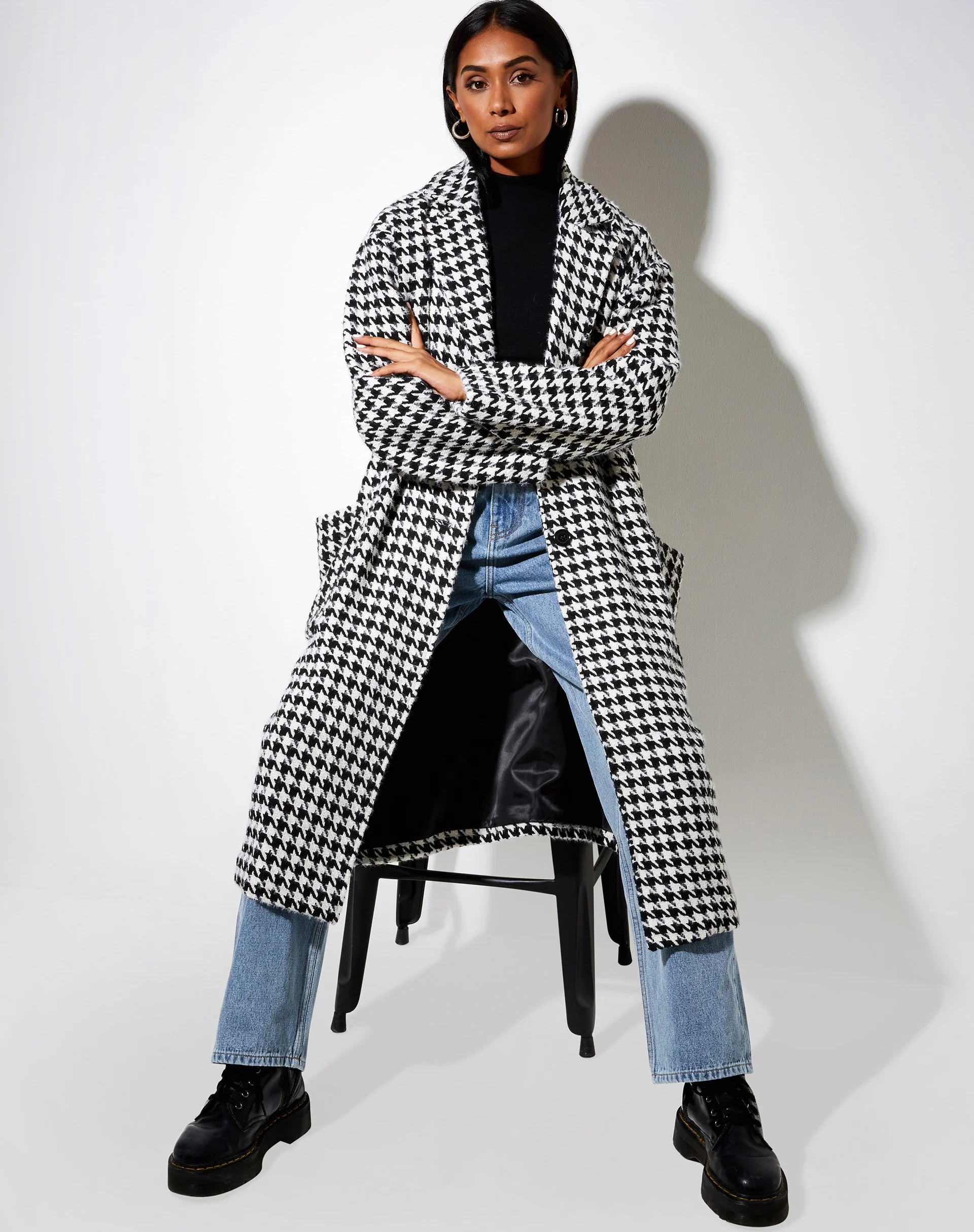 Duster Coat in Houndstooth Black and White - Image 2