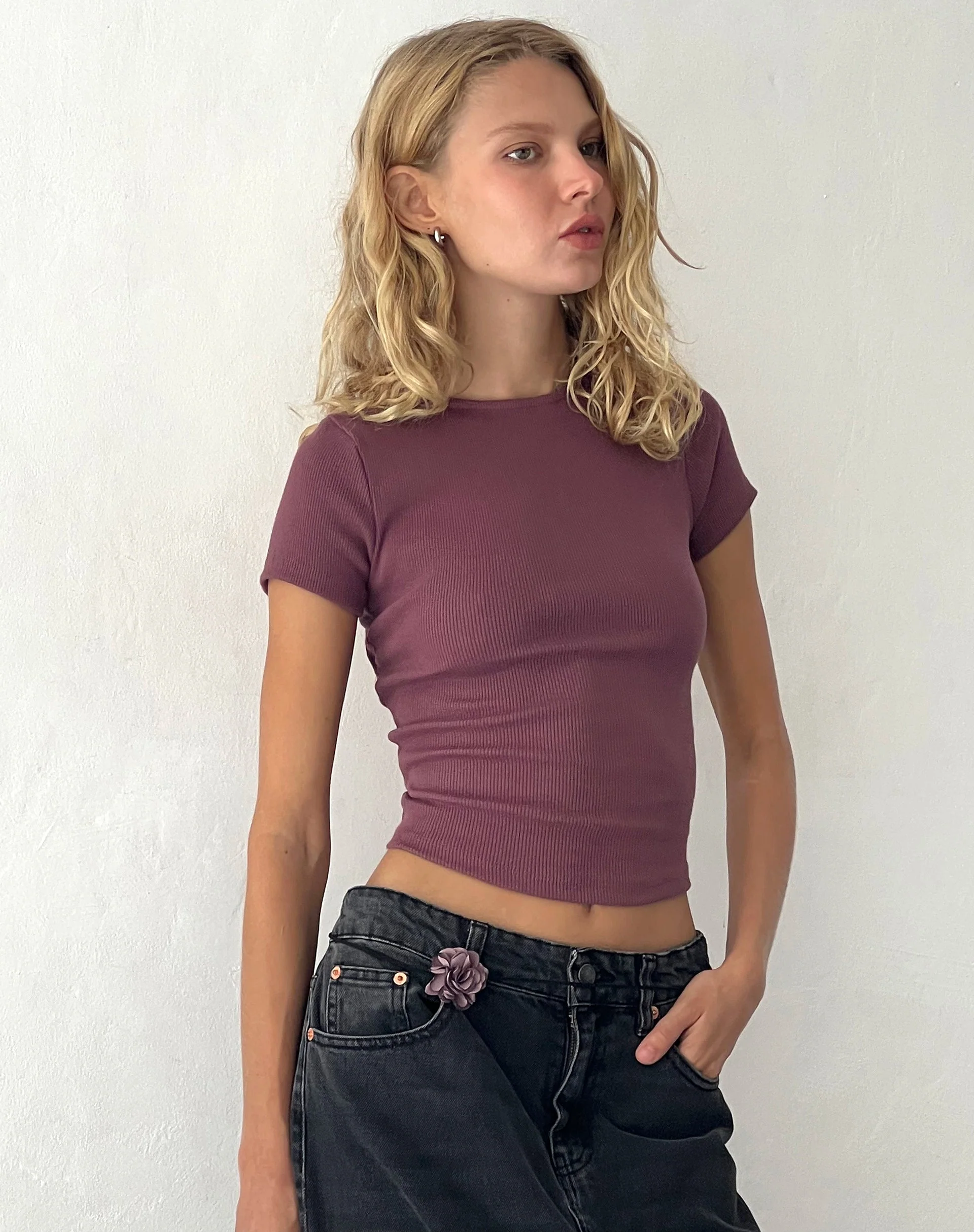 Elyto Ribbed Open Back Tee in Mauve - Image 3