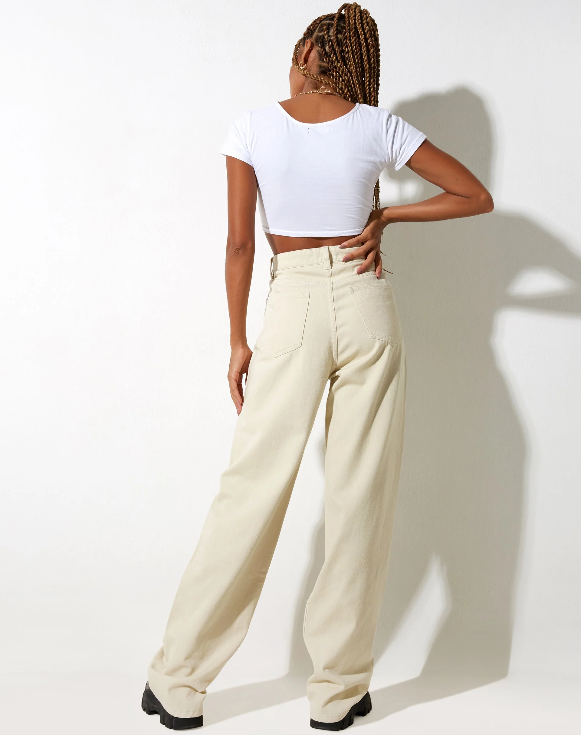 Exposed Button Parallel Jeans in Warm Cream - Image 3