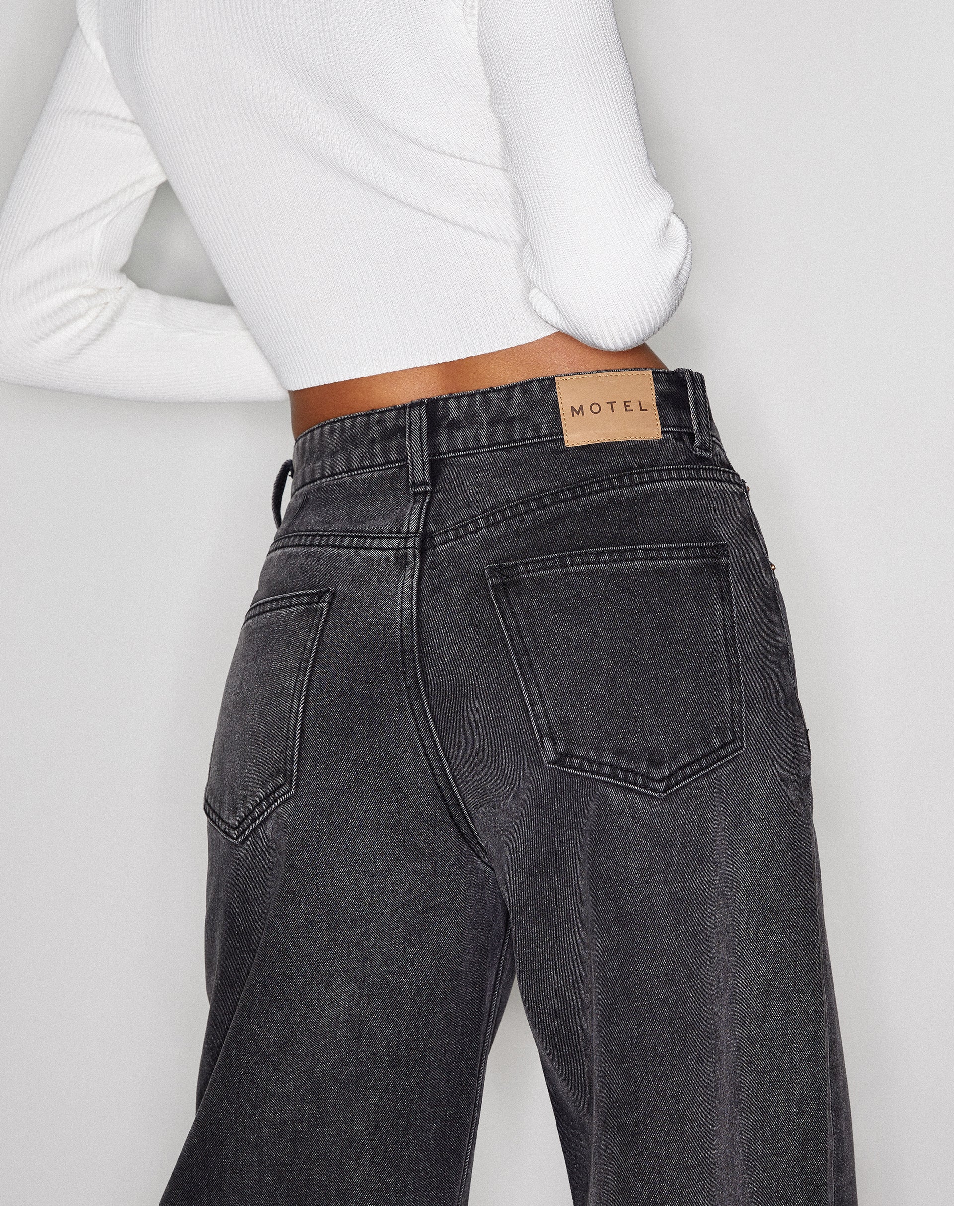 Roomy Extra Wide Low Rise Jeans in Black Wash - Image 4