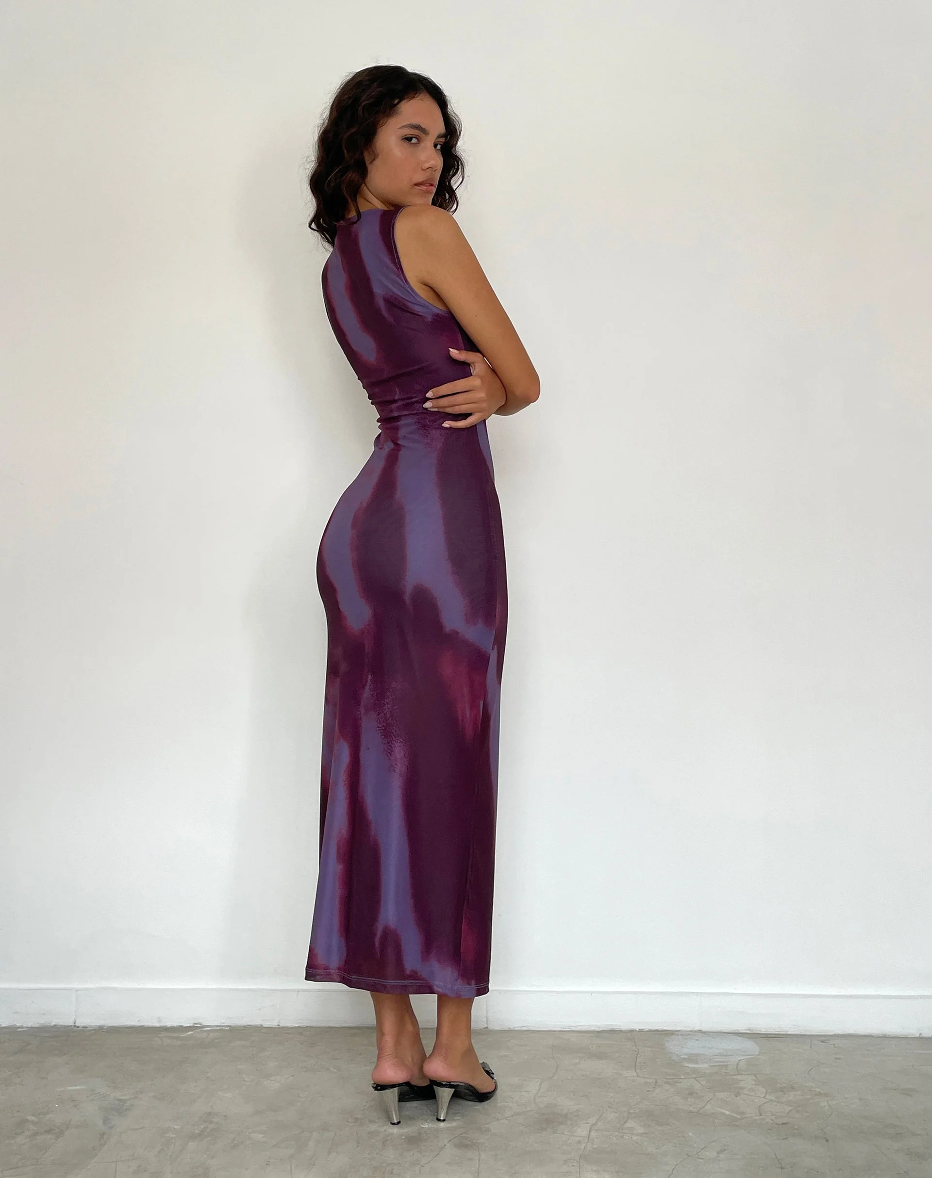 Fayola Printed Maxi Dress in Watercolour Wine - Image 4
