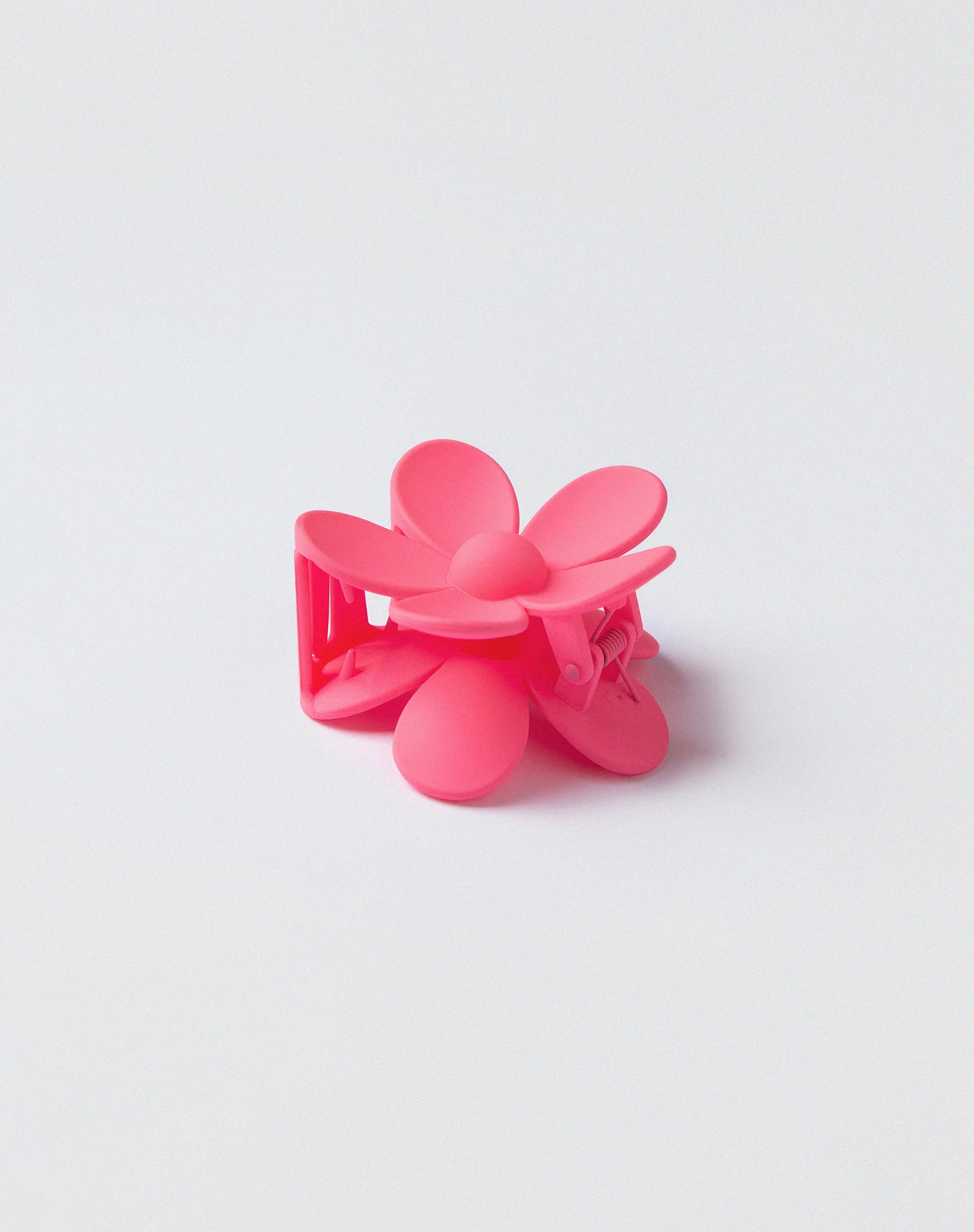 Flower Hair Claw in Pink - Image 2
