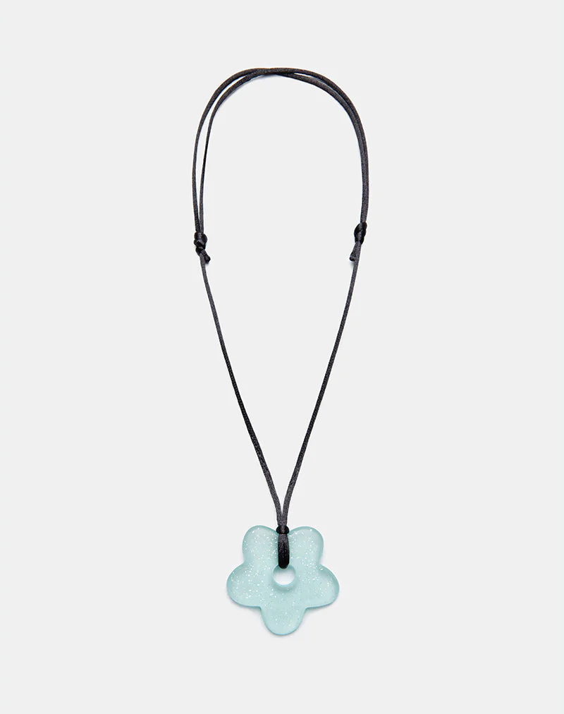 Flower Necklace in Resin Blue