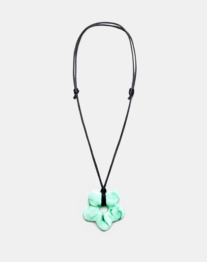 Flower Necklace in Resin Green - Image 4
