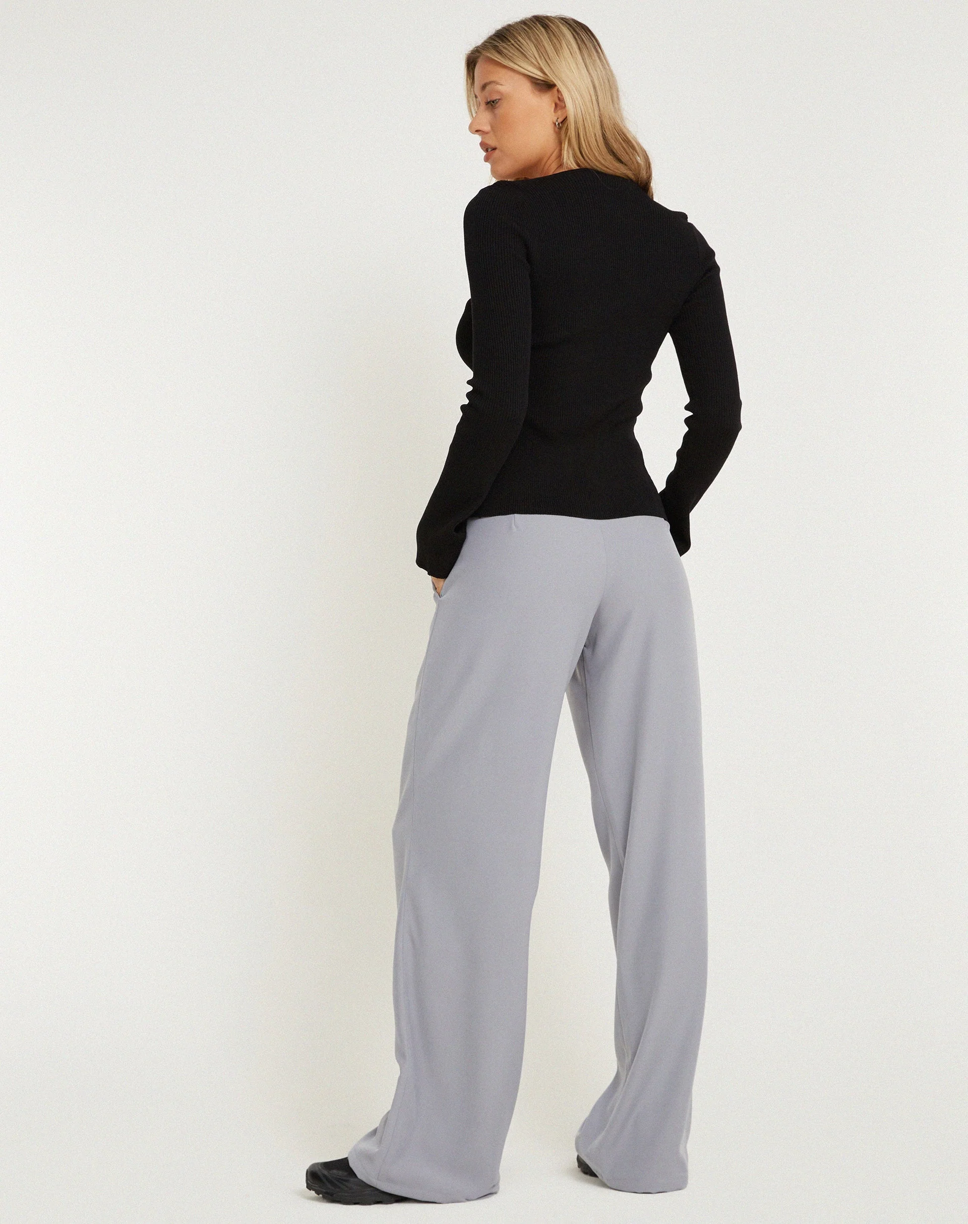 Hondra Wide Leg Trouser in Light Grey - Image 3