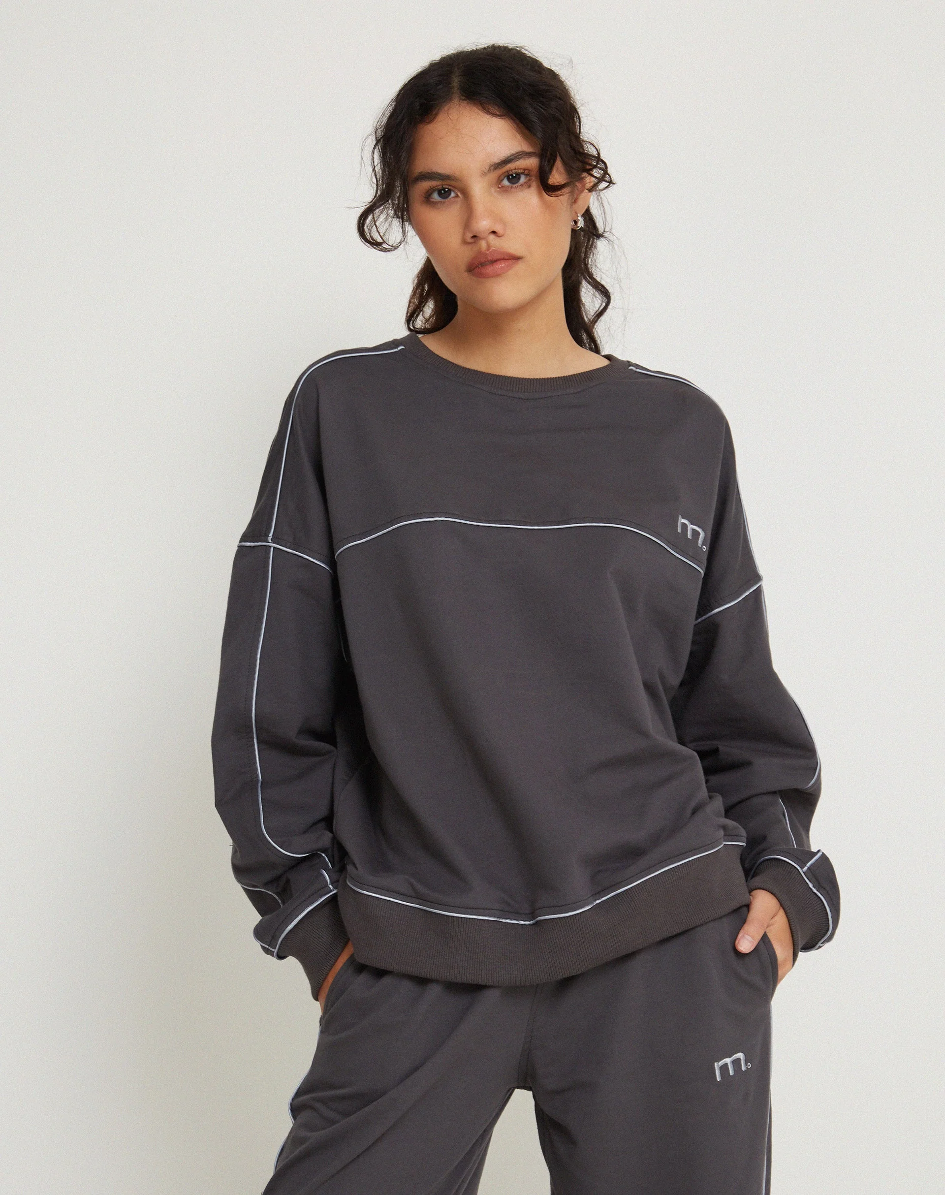 Imogen Sweatshirt in Beluga Grey - Image 2