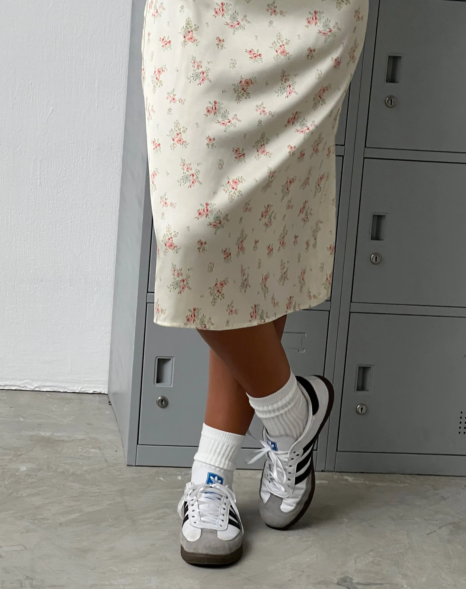Jinora Midi Dress in Satin Vintage Rose Garland - Image 3