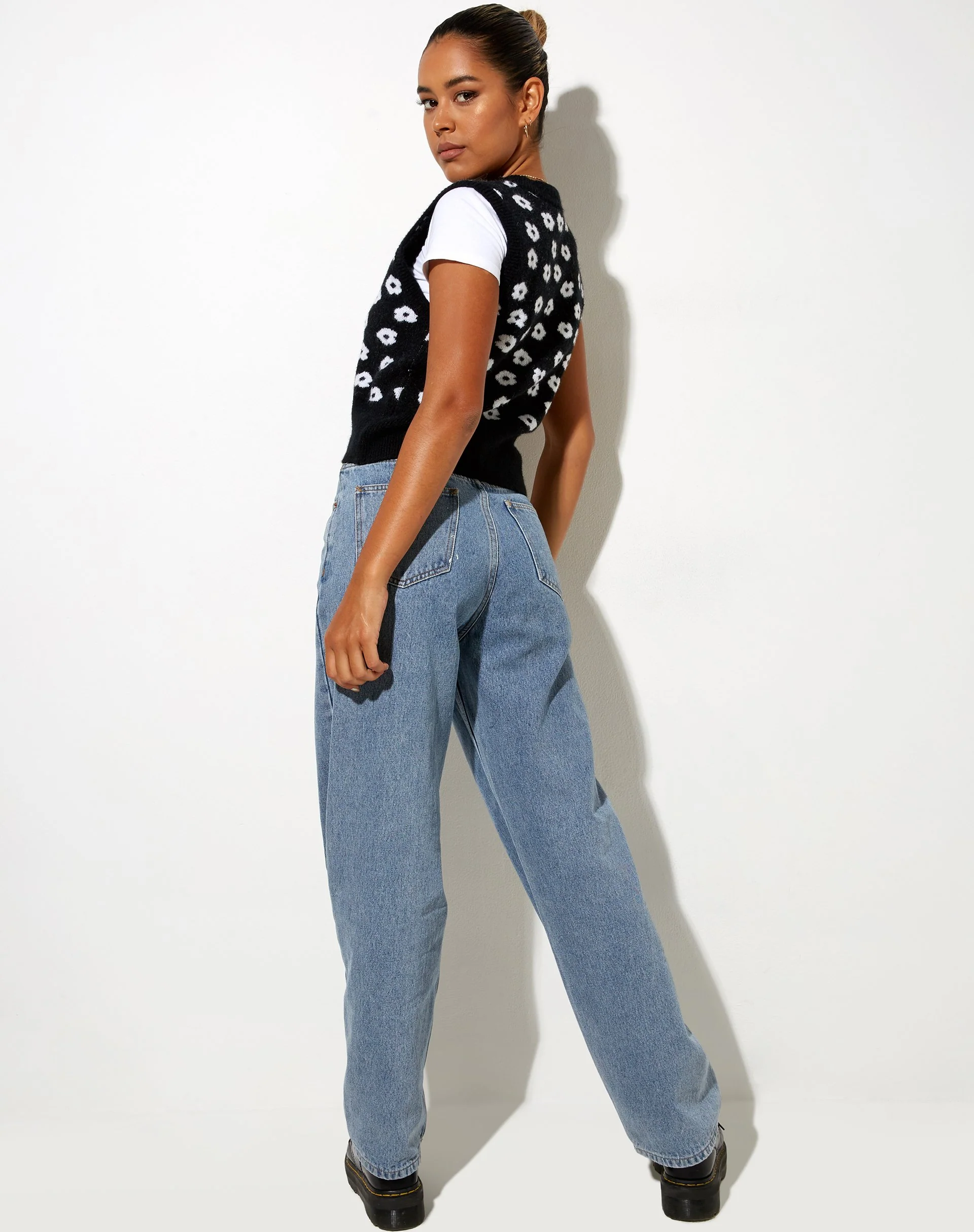 Joker Vest Top in Knit Black Daisy White - Image 6