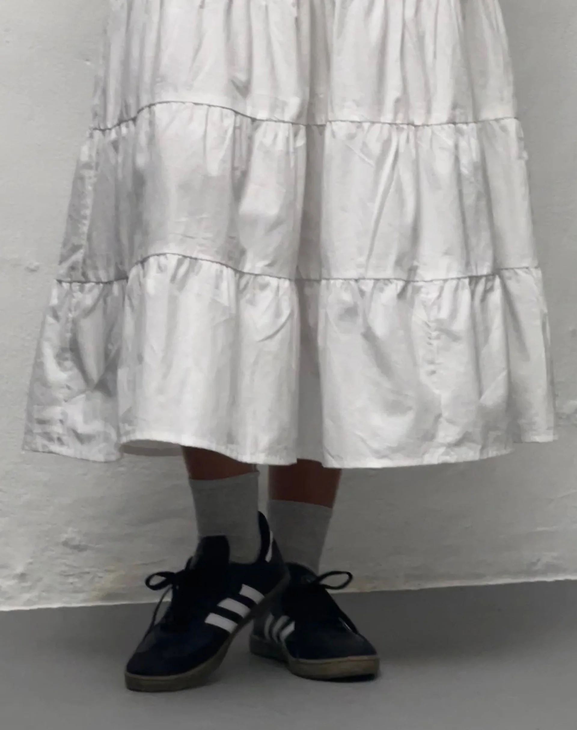 Koizumi Tiered Midi Dress in Poplin White - Image 3