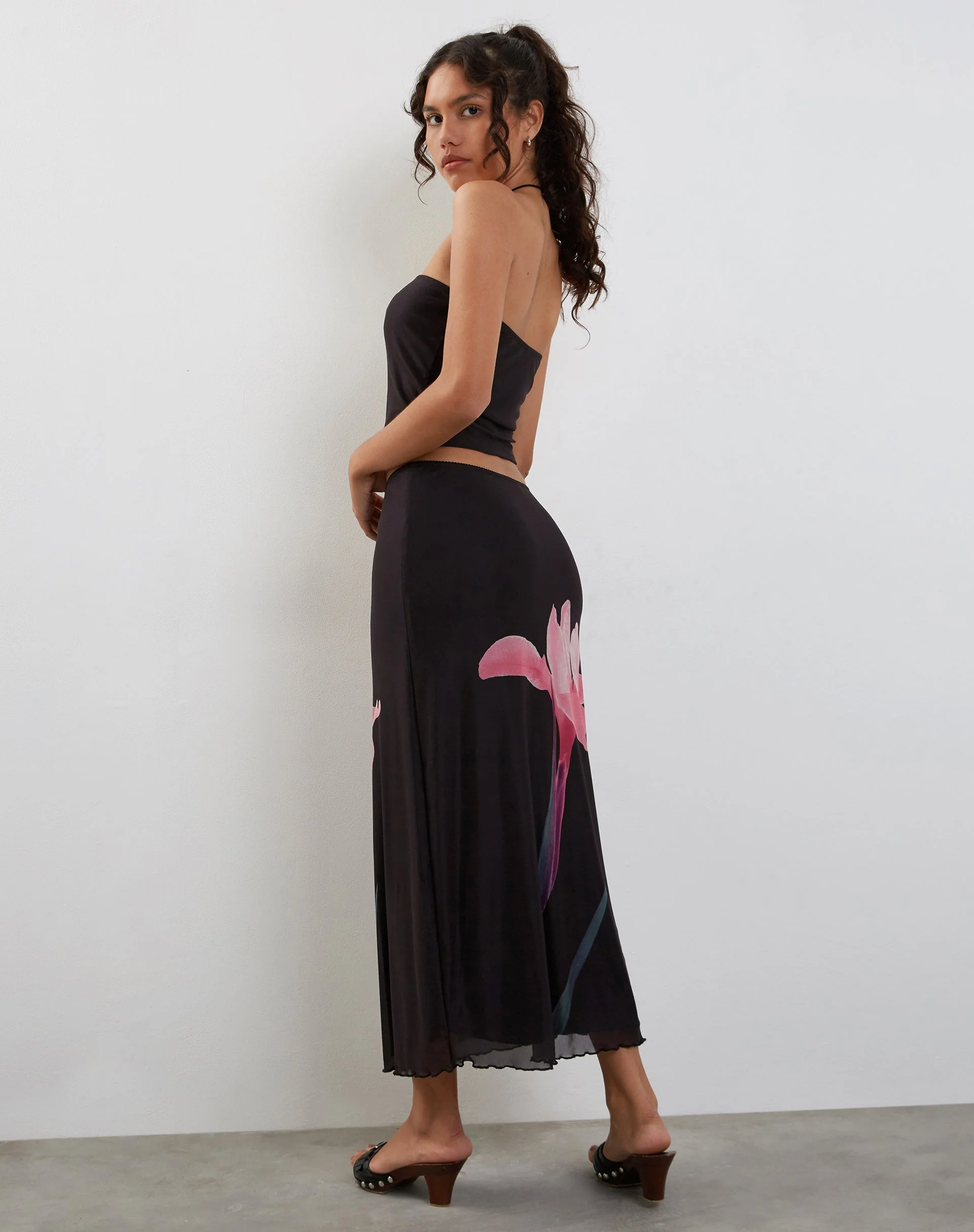Lassie Midi Skirt in Black with Pink Flower Placement - Image 5