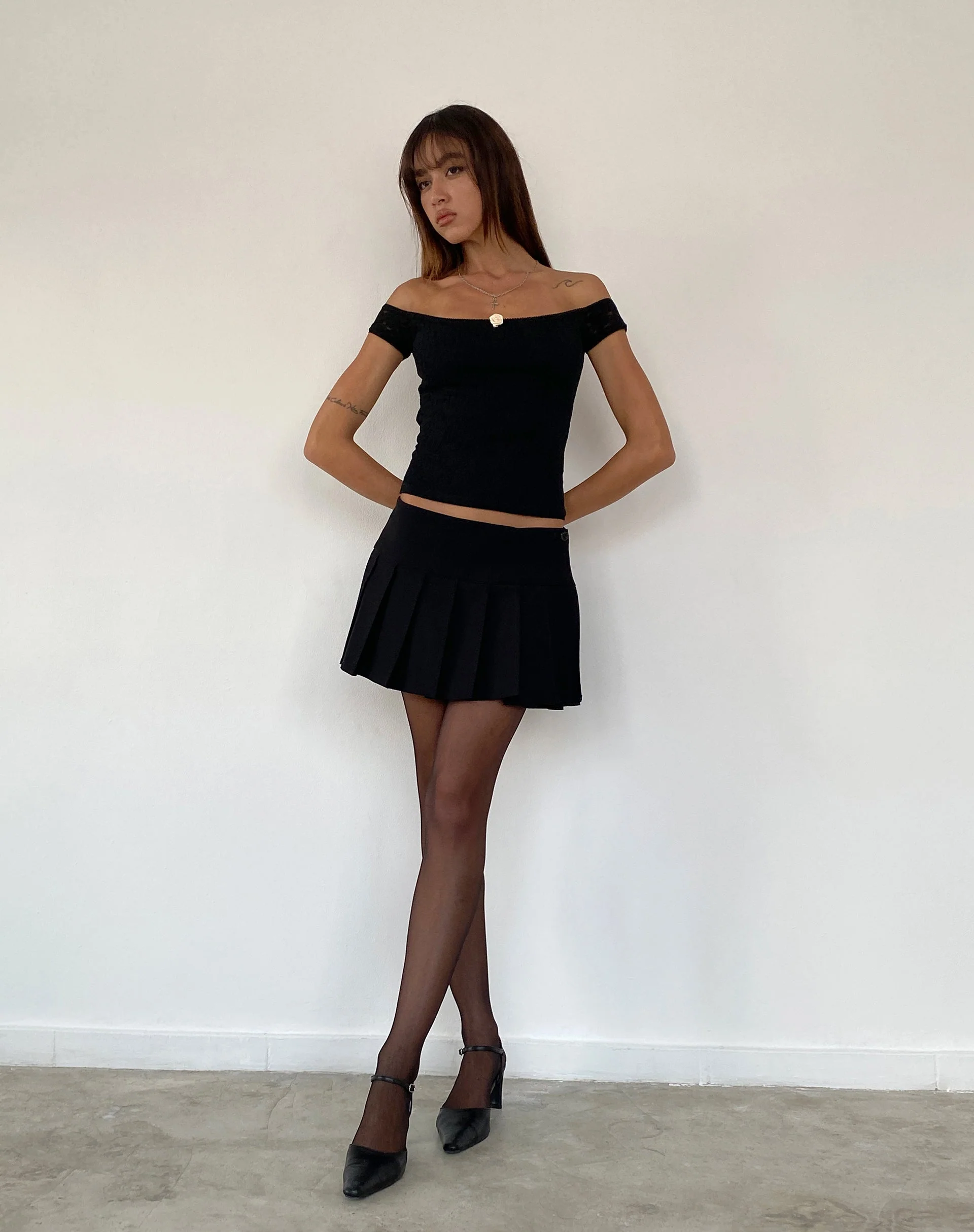 Lonnie Bardot Top in Rose Lace Black - Image 2