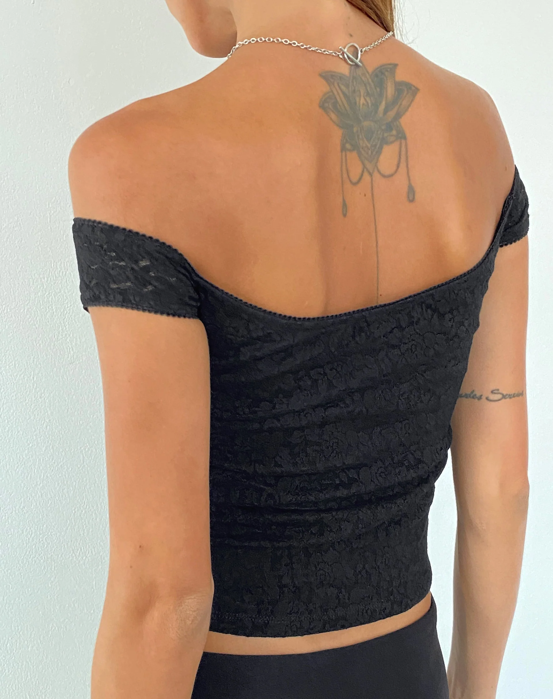 Lonnie Bardot Top in Rose Lace Black - Image 4