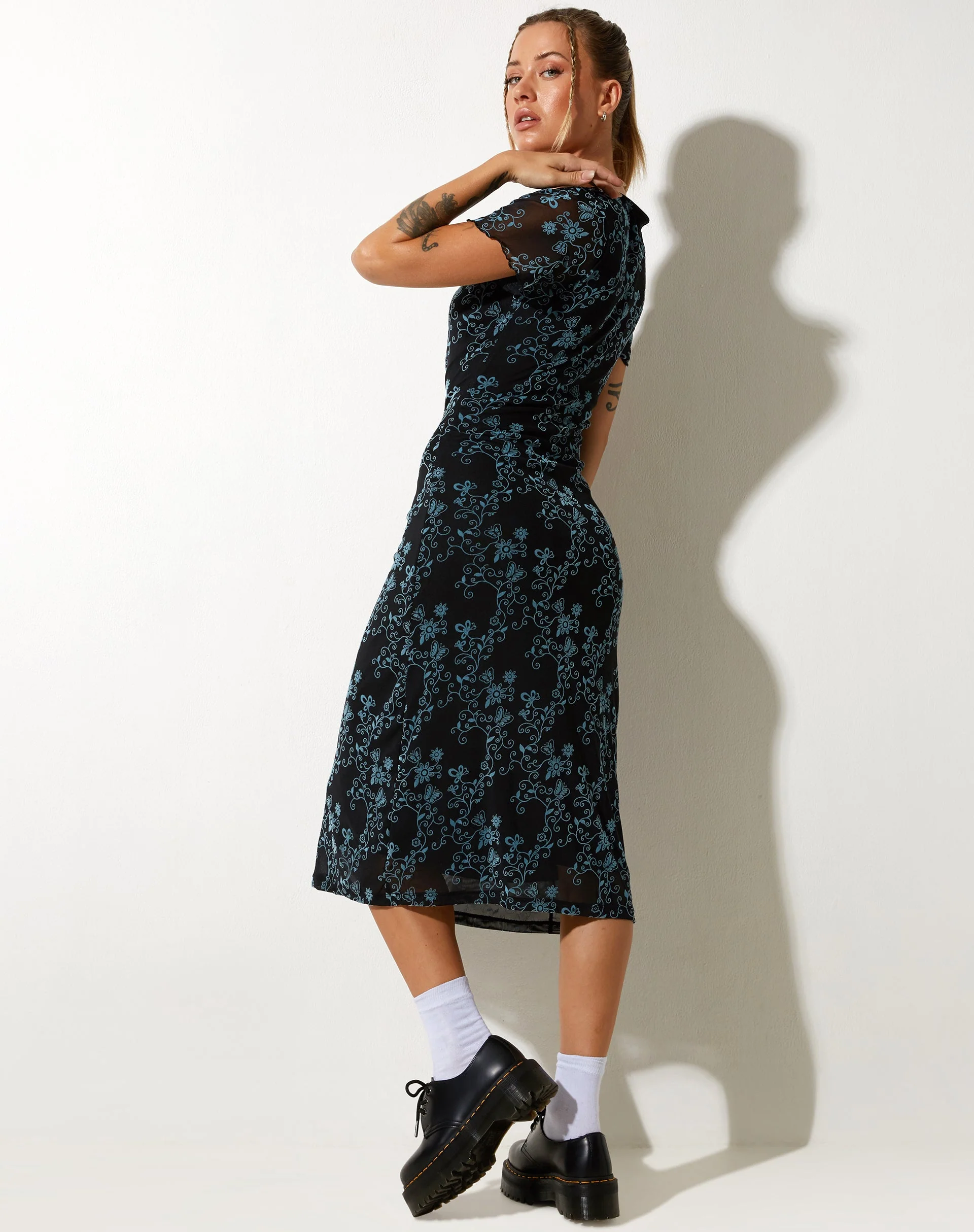 Lorani Midi Dress in Butterfly Vine Flock Blue - Image 2