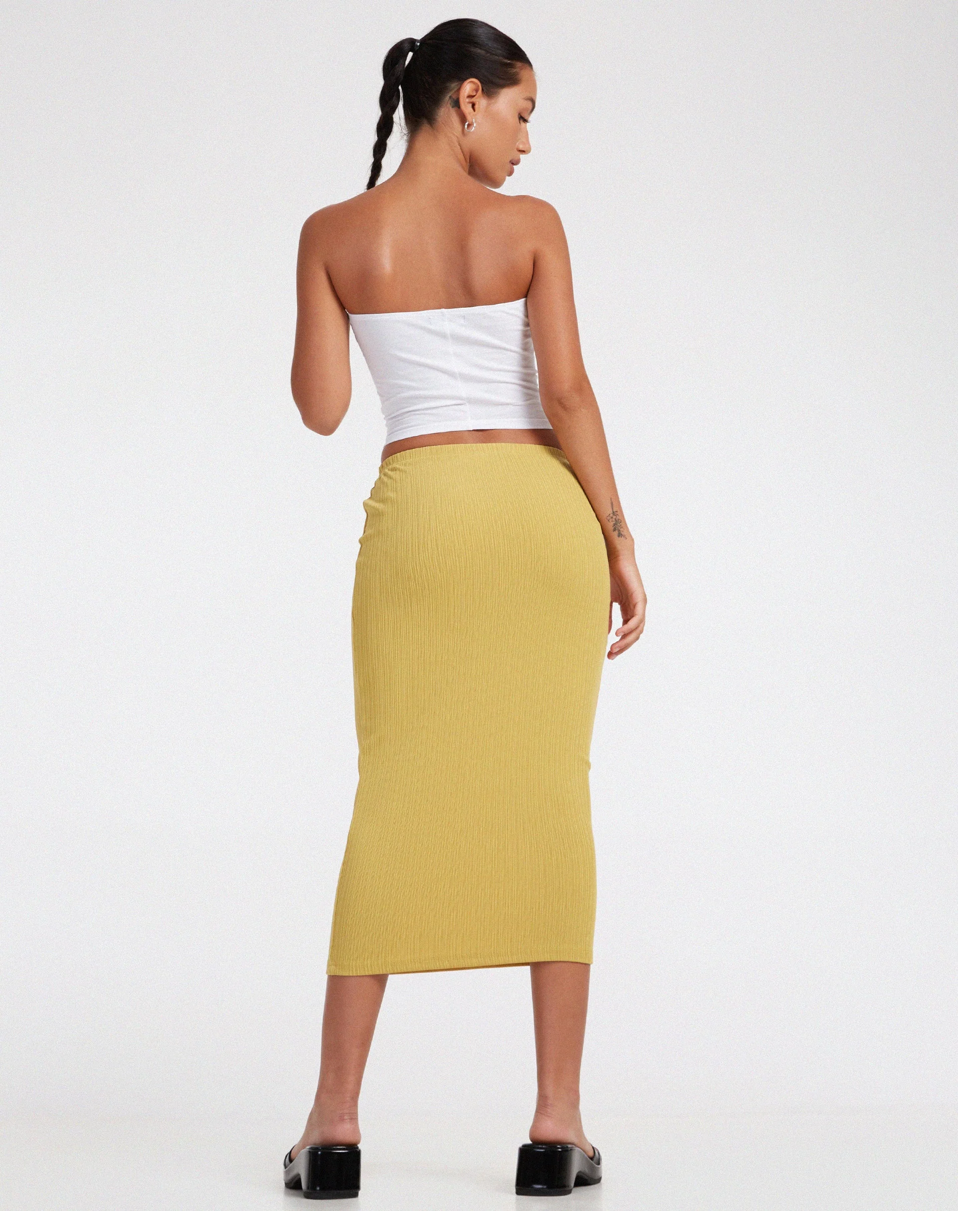 Magata Midi Skirt in Jersey Plise Mustard - Image 4