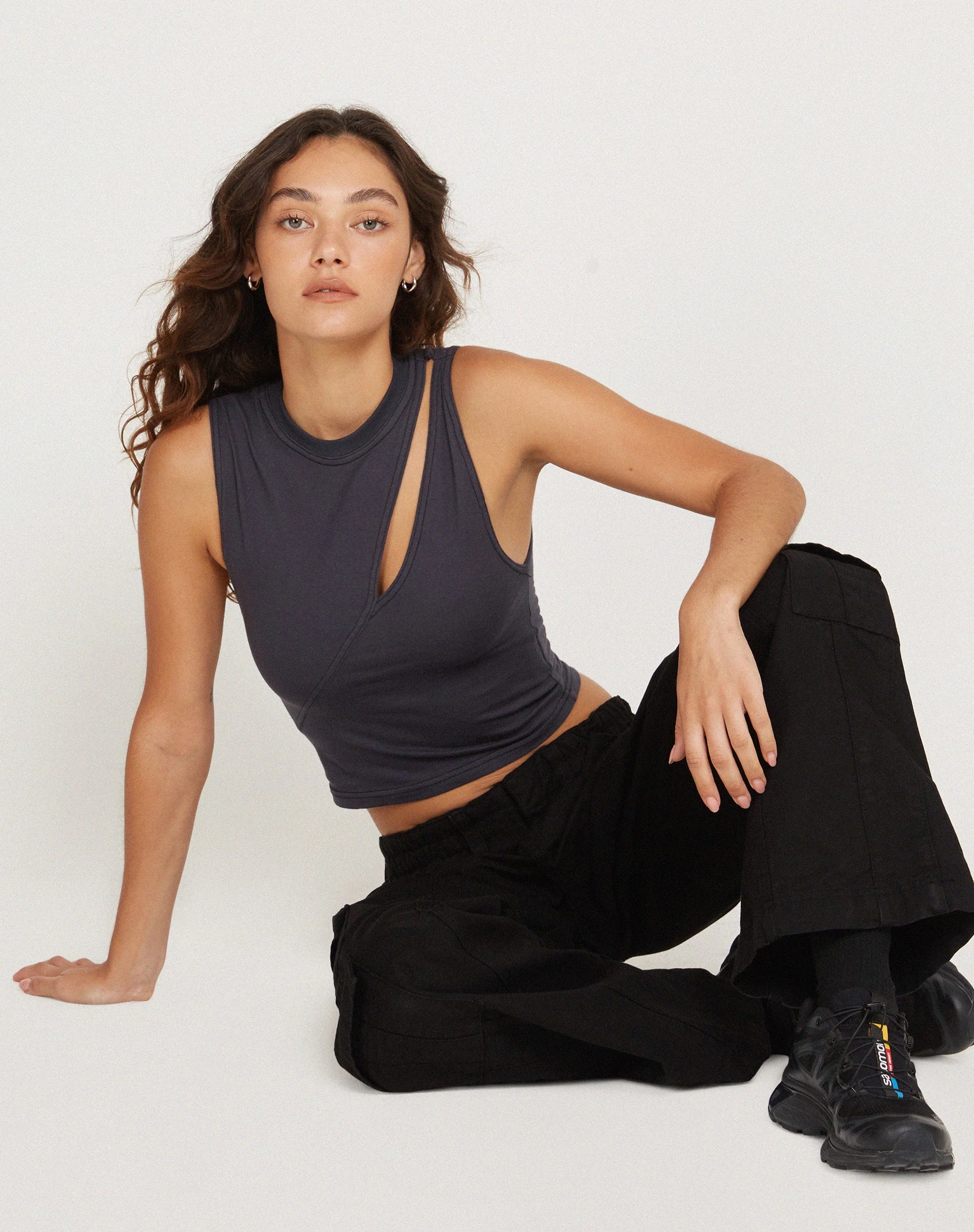 Min Cropped Vest Top in Ocean Storm with Black Top Stitch - Image 3