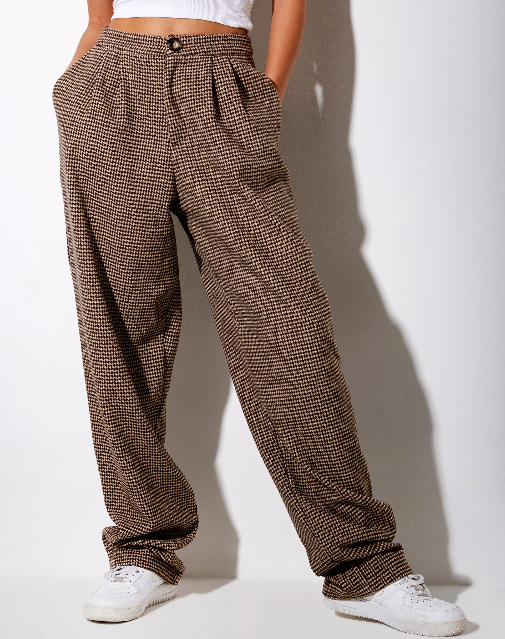 Misha Wide Leg Trouser in Houndstooth Brown - Image 3