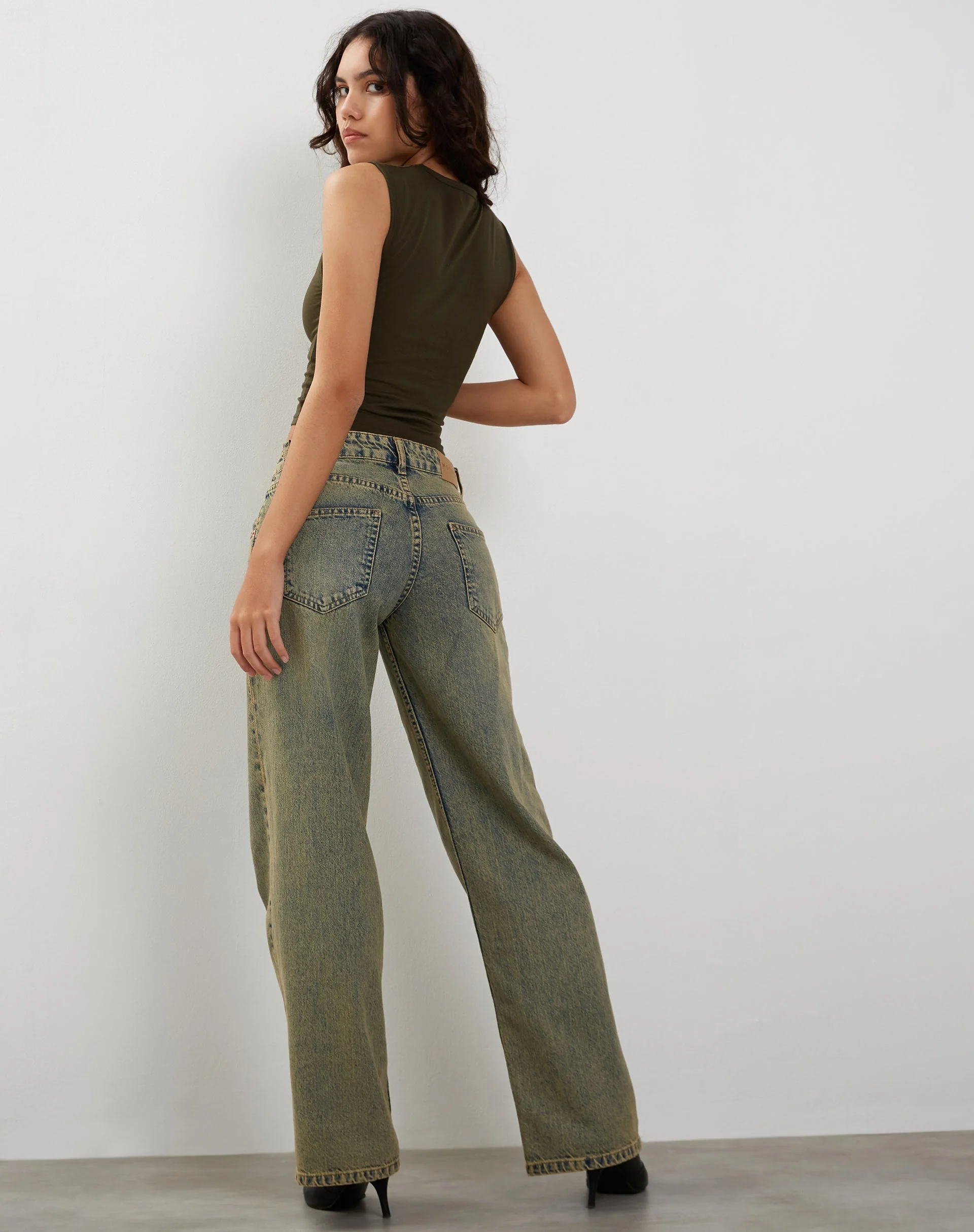 Monlo Vest Top in Olive - Image 4