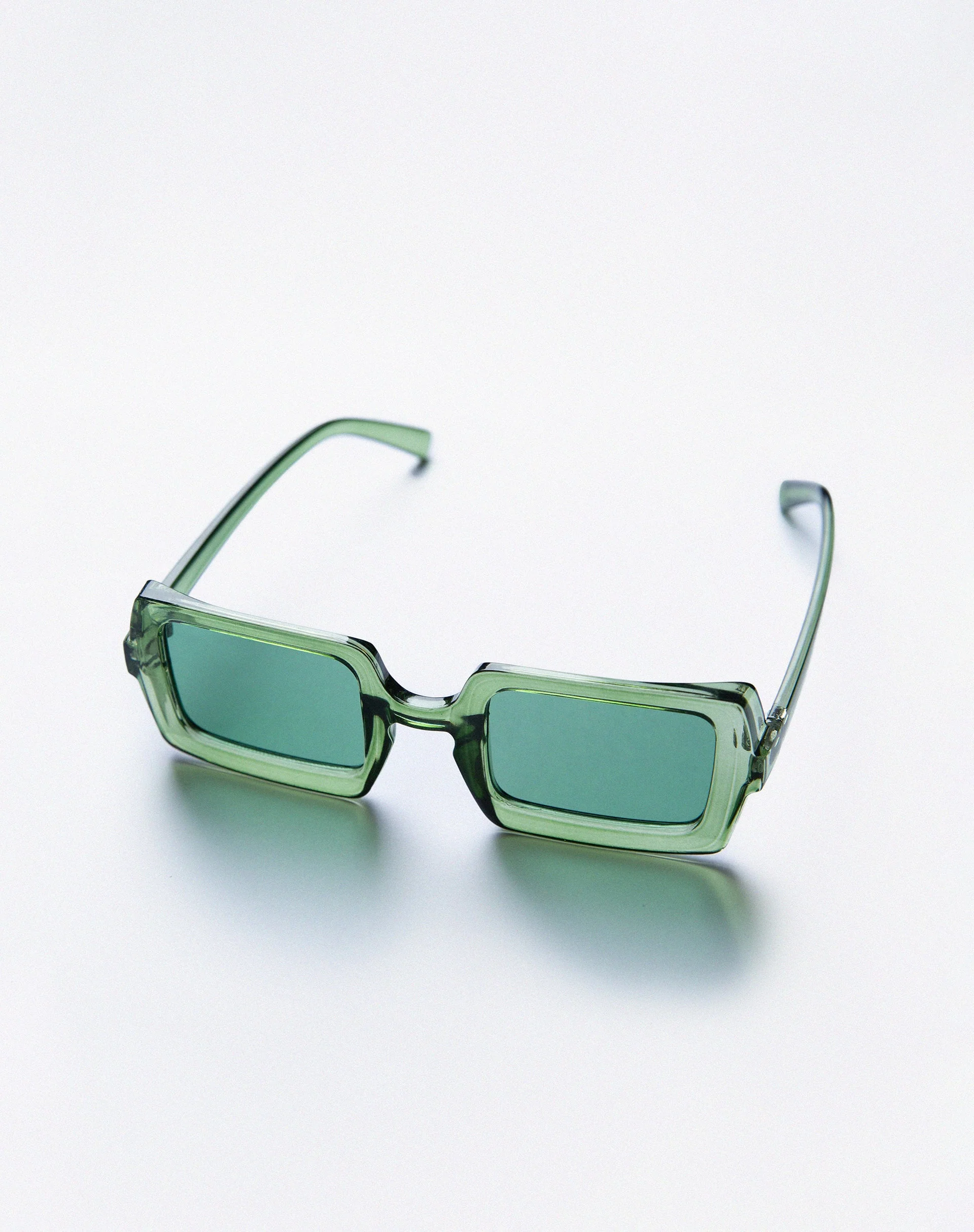 Natta Sunglasses in Green - Image 2