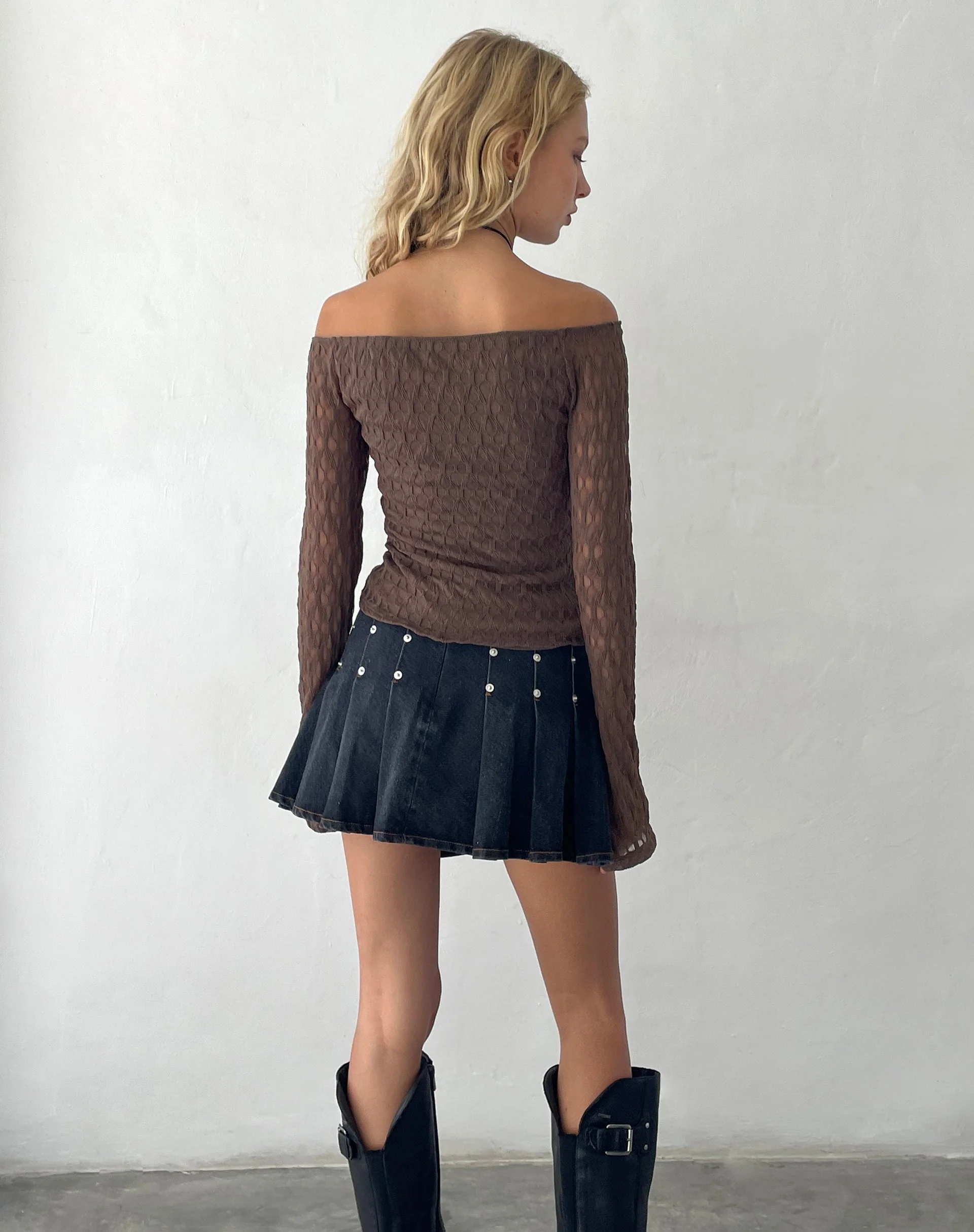 Neira Long Sleeve Bardot Top in Textured Knit Mocha - Image 4