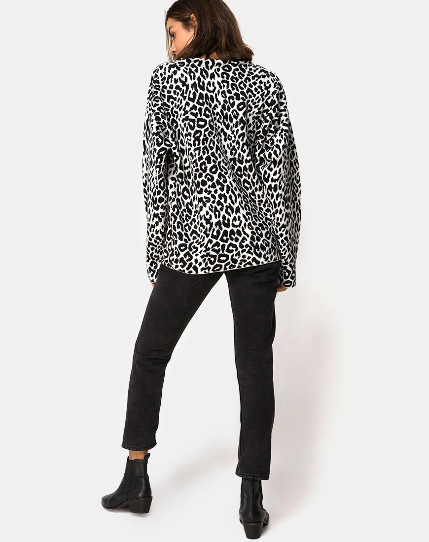 Oversize Cardigan in Animal Knit - Image 4