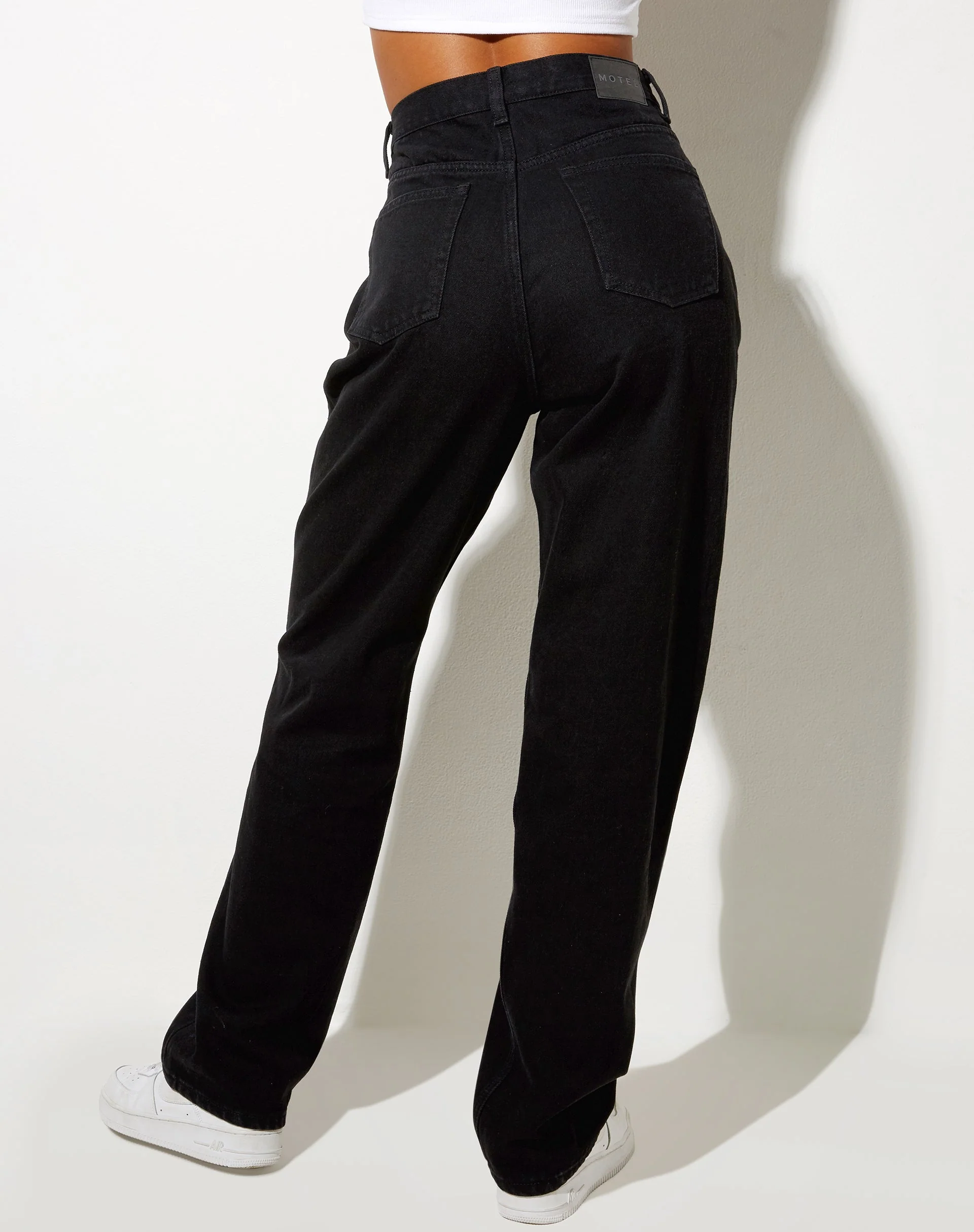 Pleated Jeans in Black Wash - Image 2