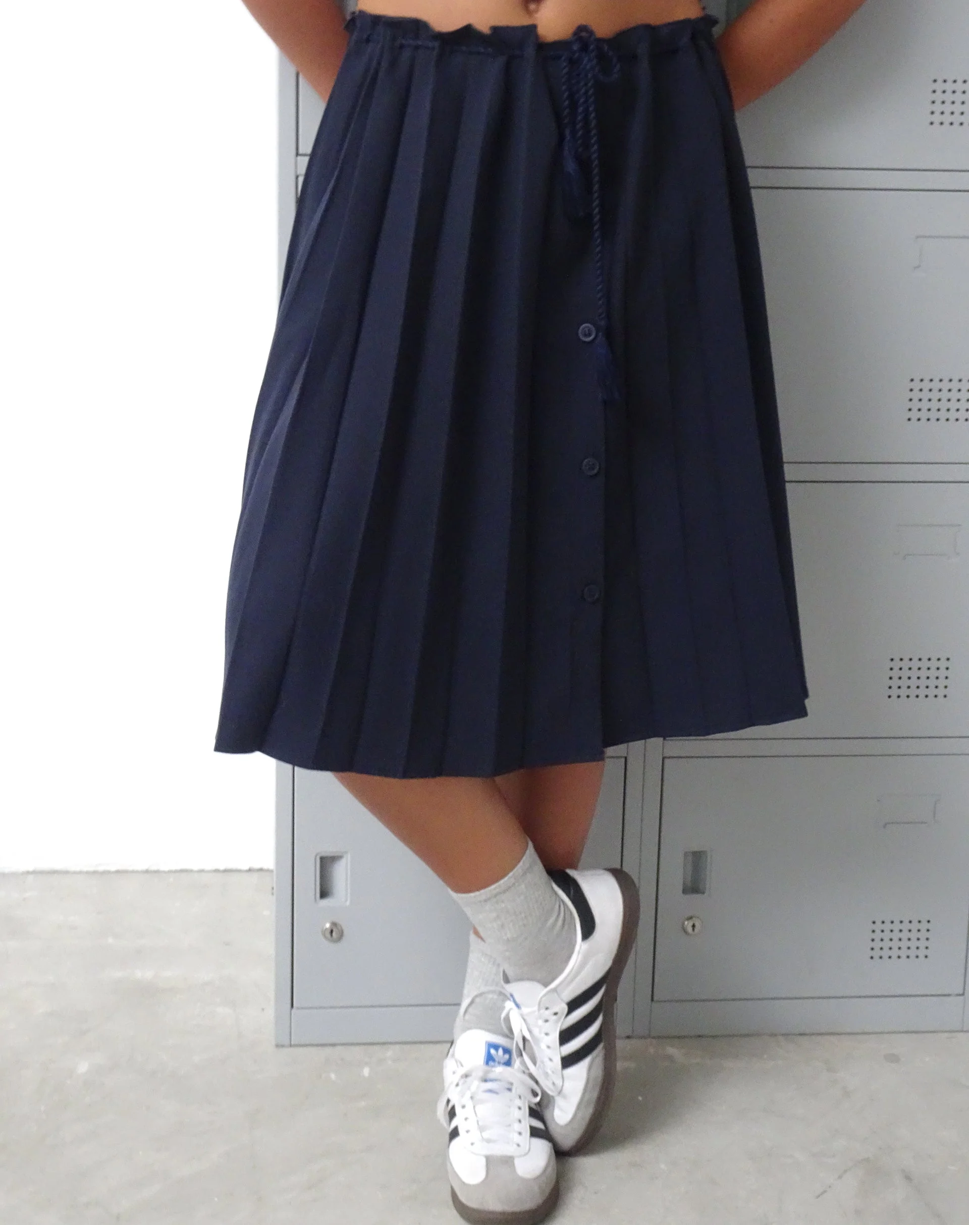 Priha Midi Skirt in Tailoring Navy - Image 5