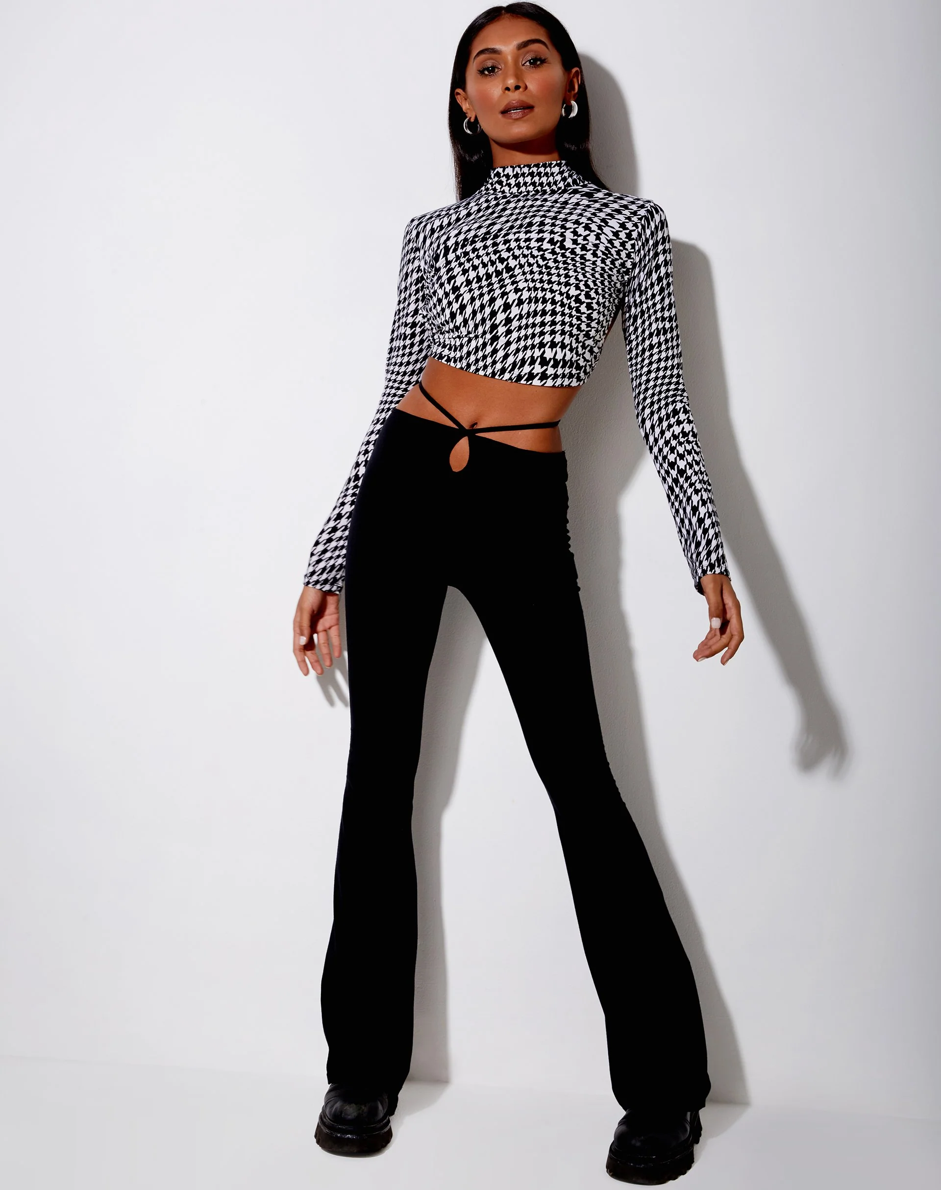 Quelia Crop Top in Wavey Dogtooth - Image 3