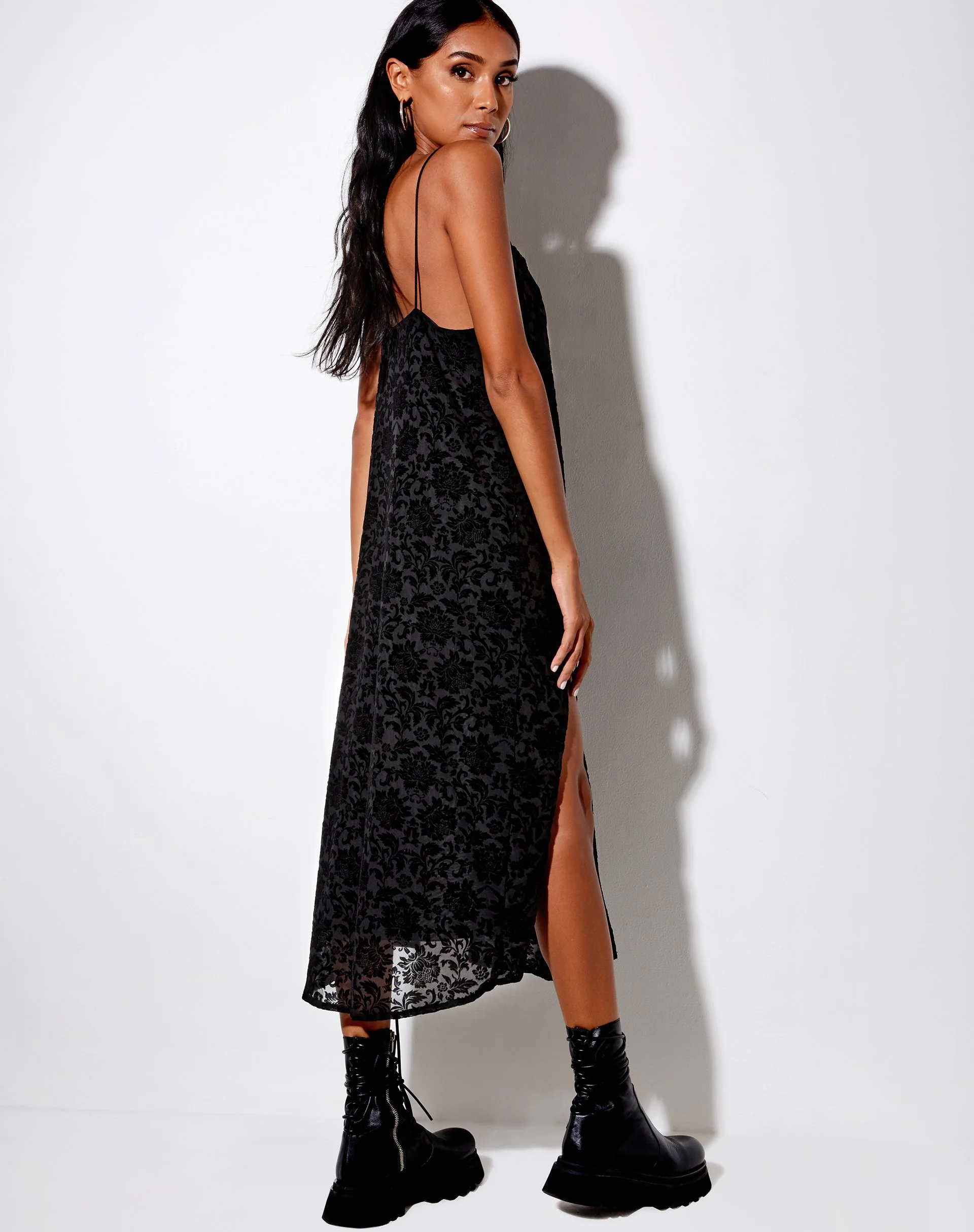 Rarita Midi Dress in Brocade Rose Flock Black - Image 3