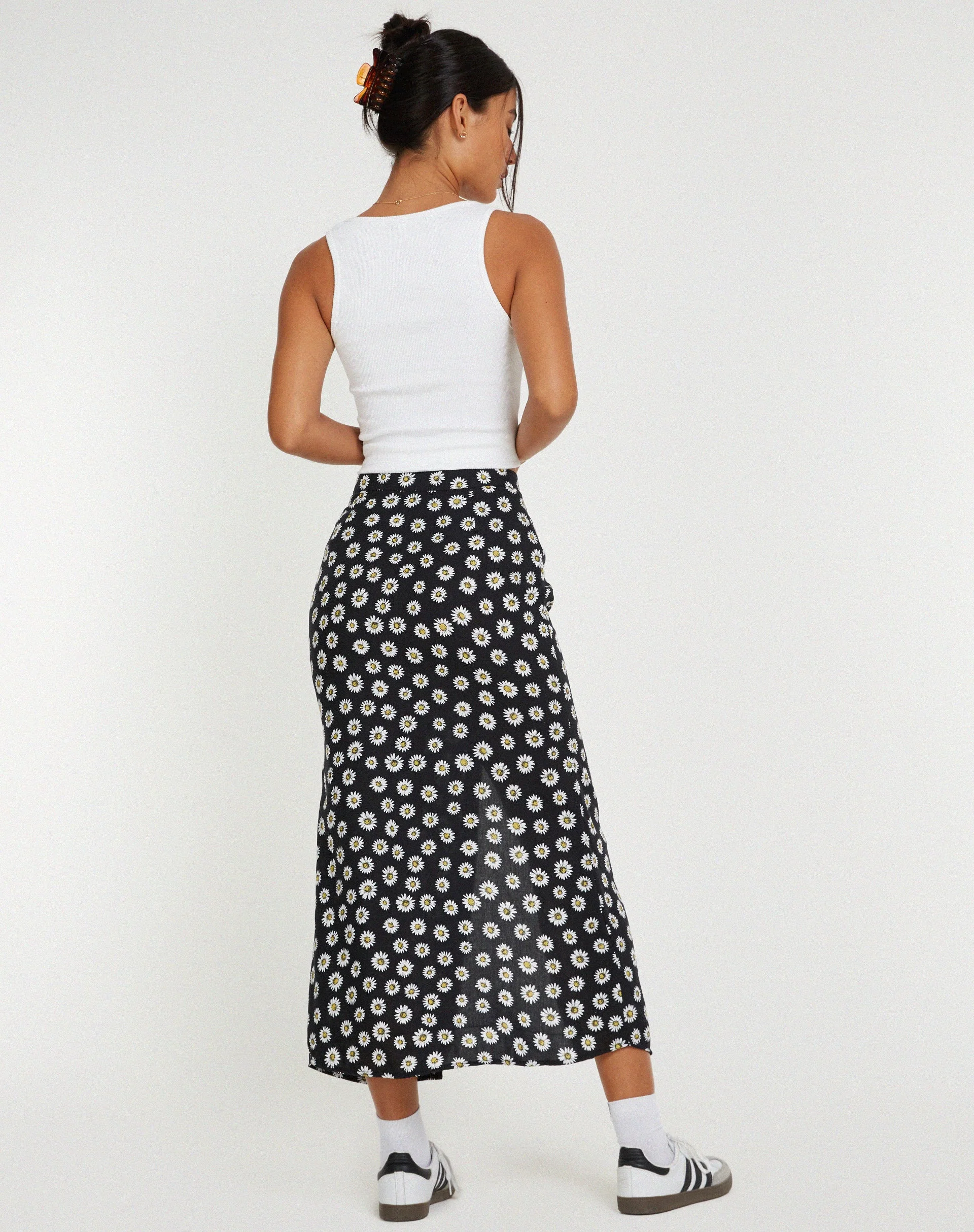 Rima Midi Skirt in Grunge Daisy Black - Image 4