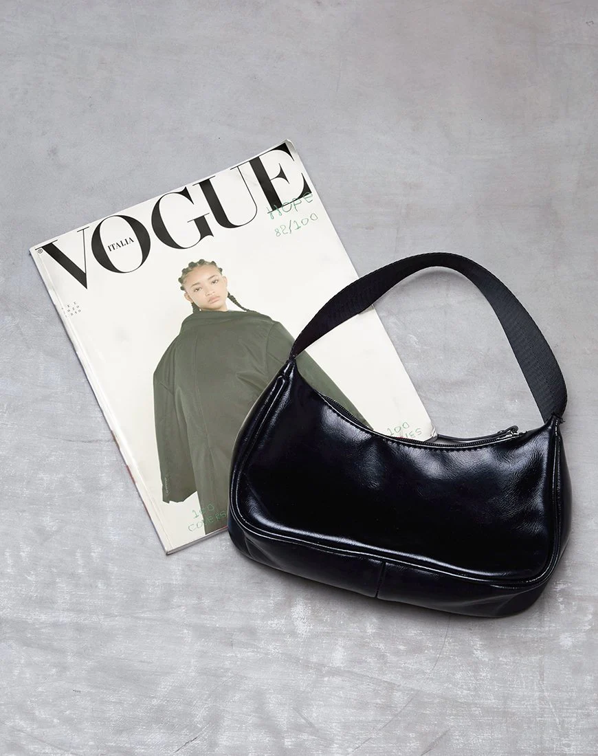 River Shoulder Bag in Black - Image 3
