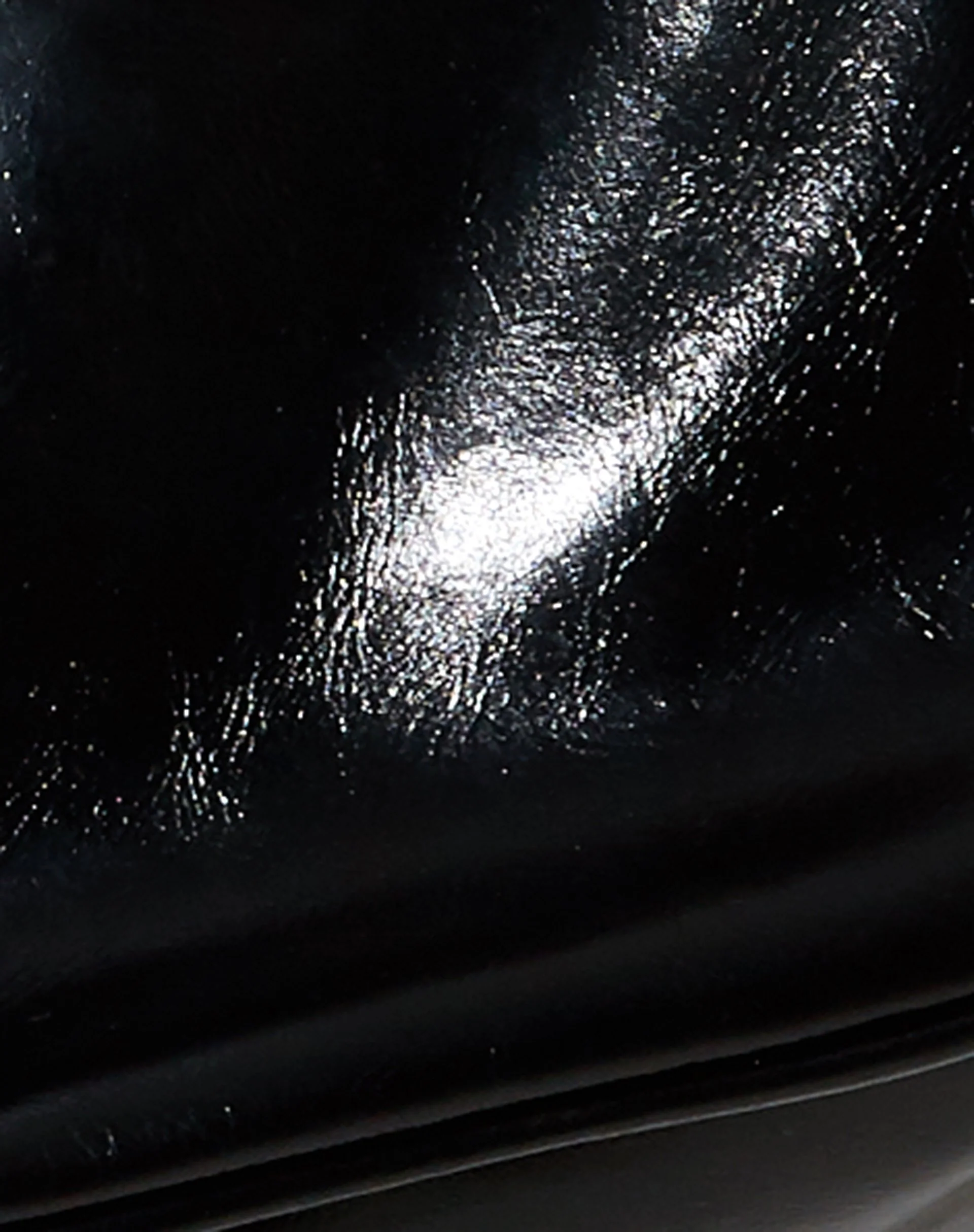 River Shoulder Bag in Black - Image 4