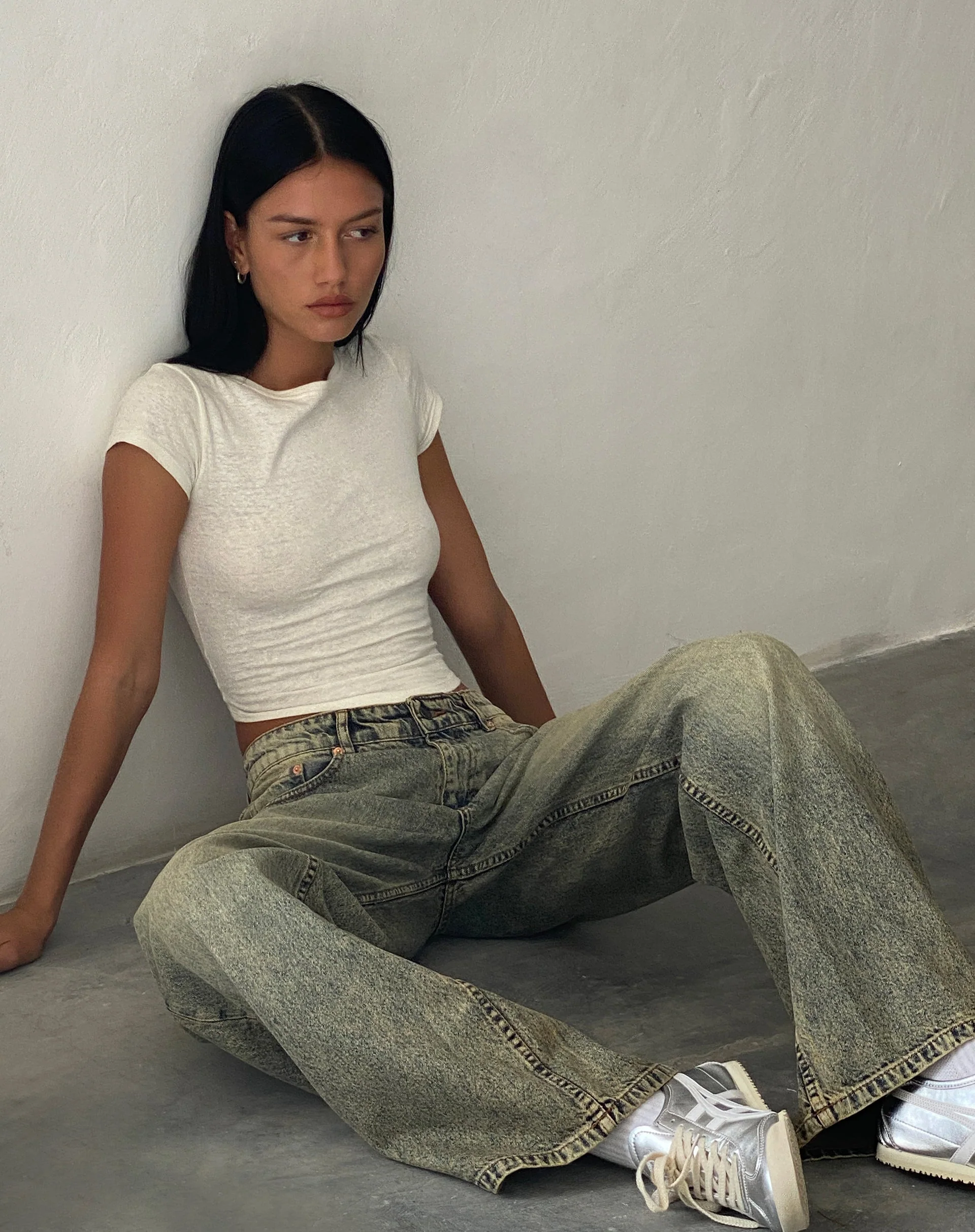 Roomy Extra Wide Low Rise Jeans in Sand Wash Blue - Image 4