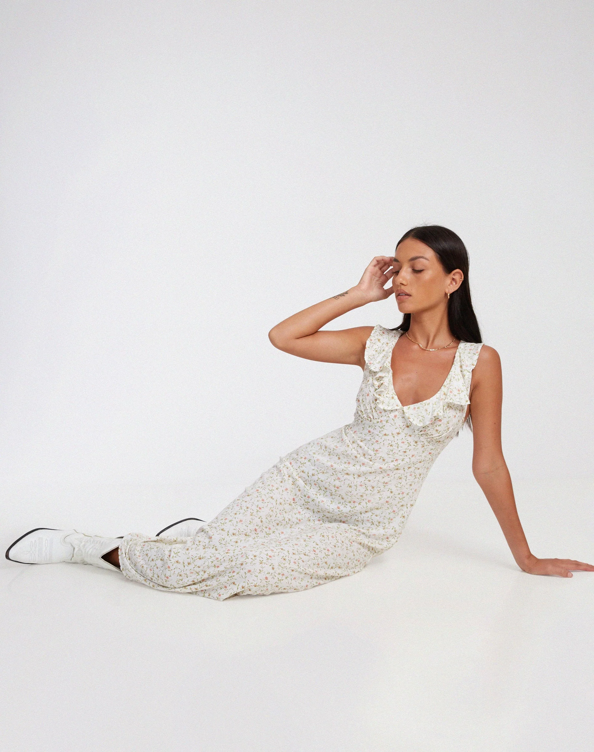 Rufiso Midi Dress in Pretty Petal Ivory - Image 3