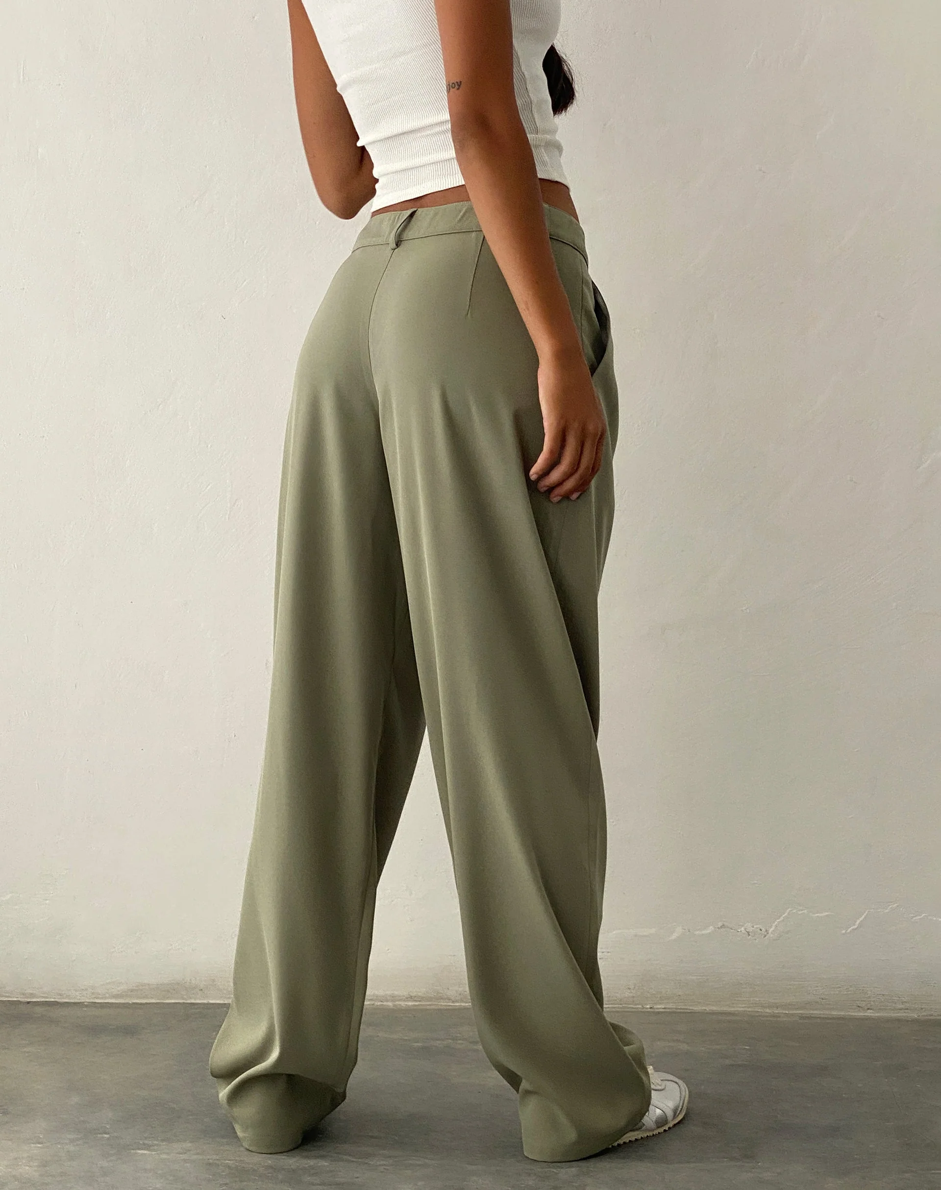 Sakaria Wide Leg Trouser in Tailoring Stone Sage - Image 5