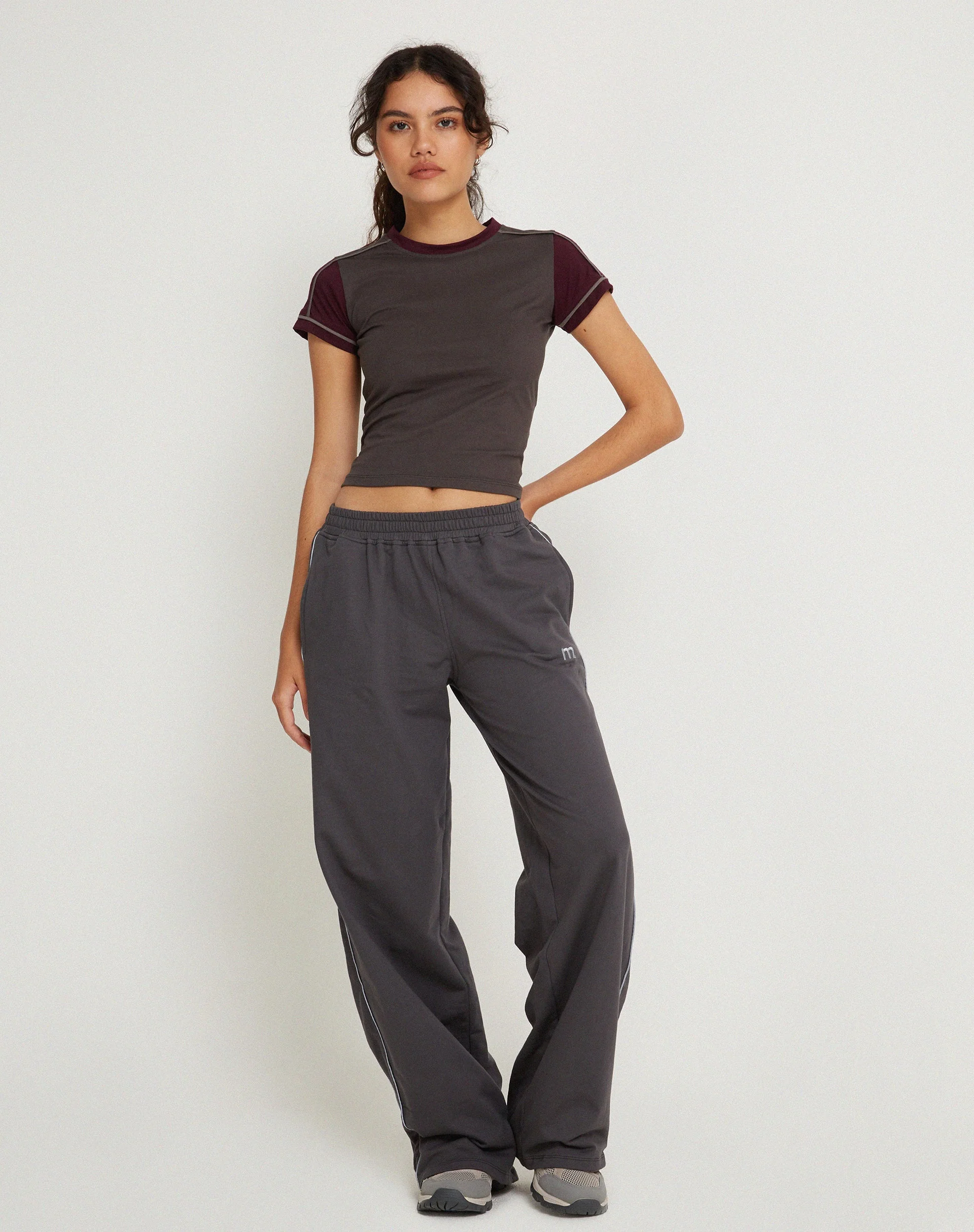 Sivan Tee in Beluga Oxblood Cloudburst - Image 2
