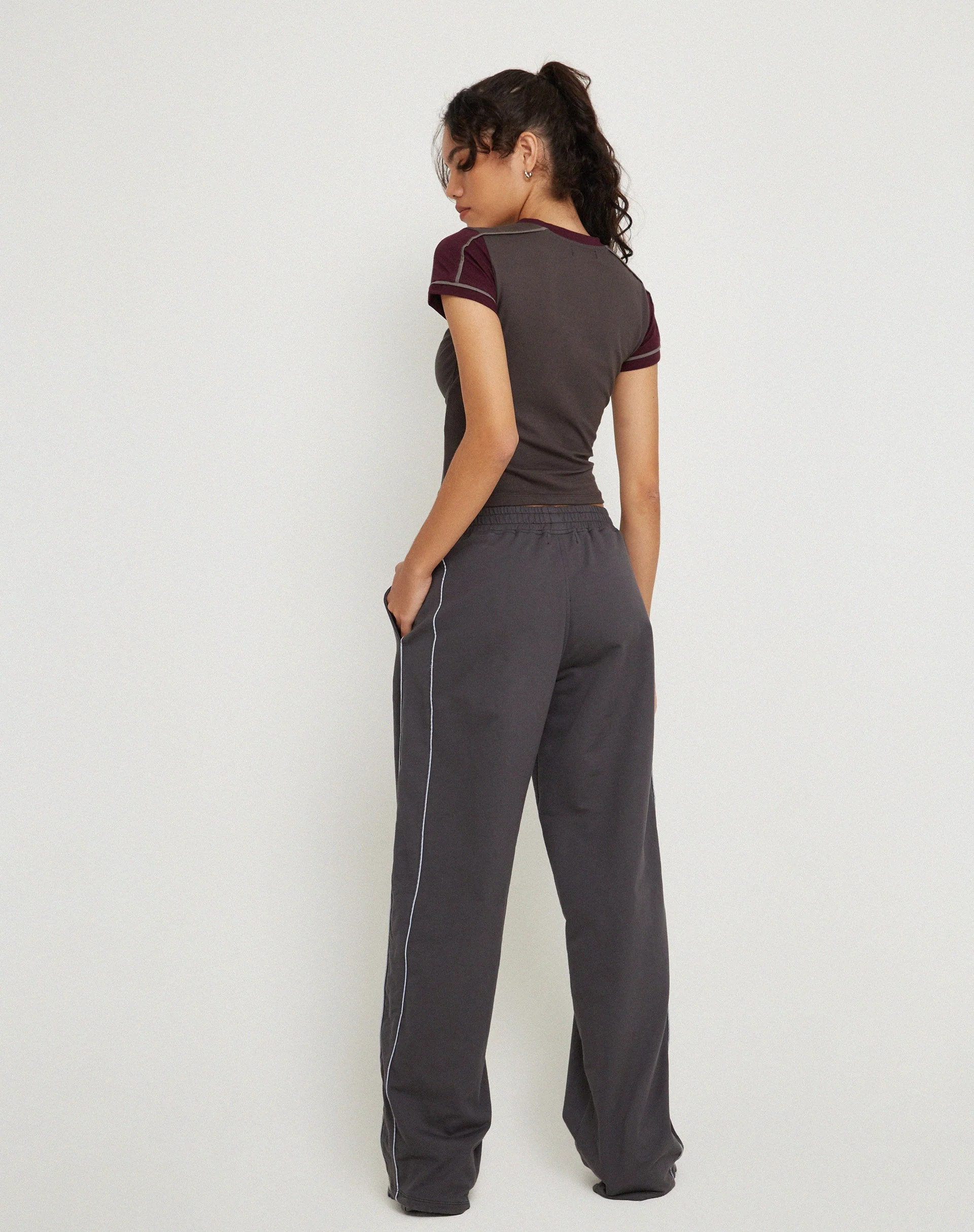Sivan Tee in Beluga Oxblood Cloudburst - Image 4