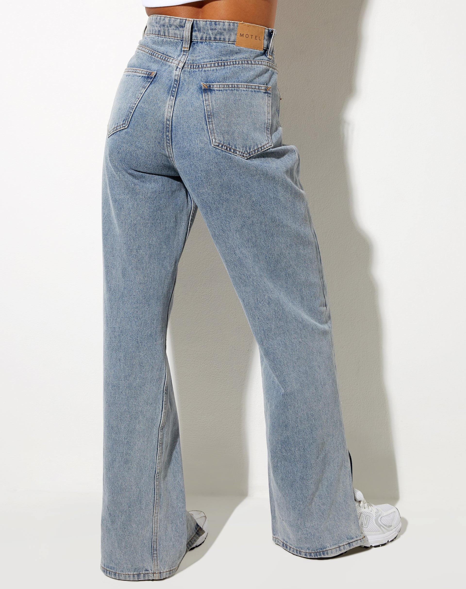 Split Parallel Jeans in Light Blue Wash - Image 4