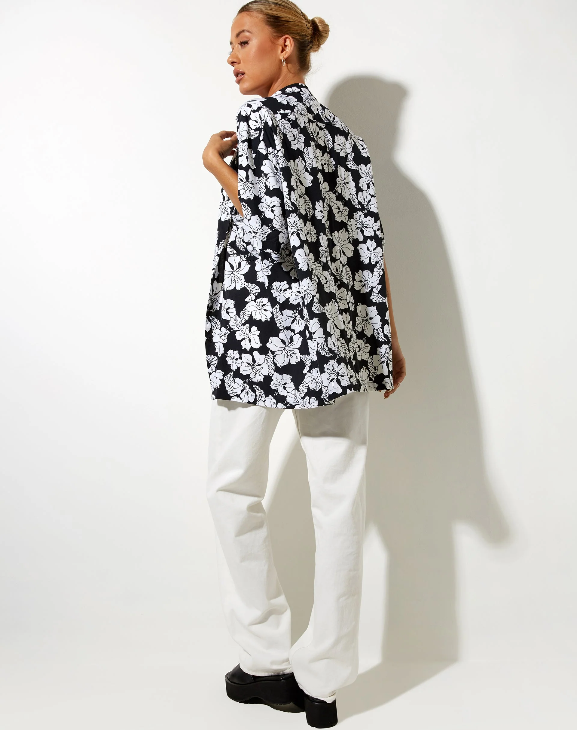 Taelsa Shirt in Vacation Black and White - Image 7