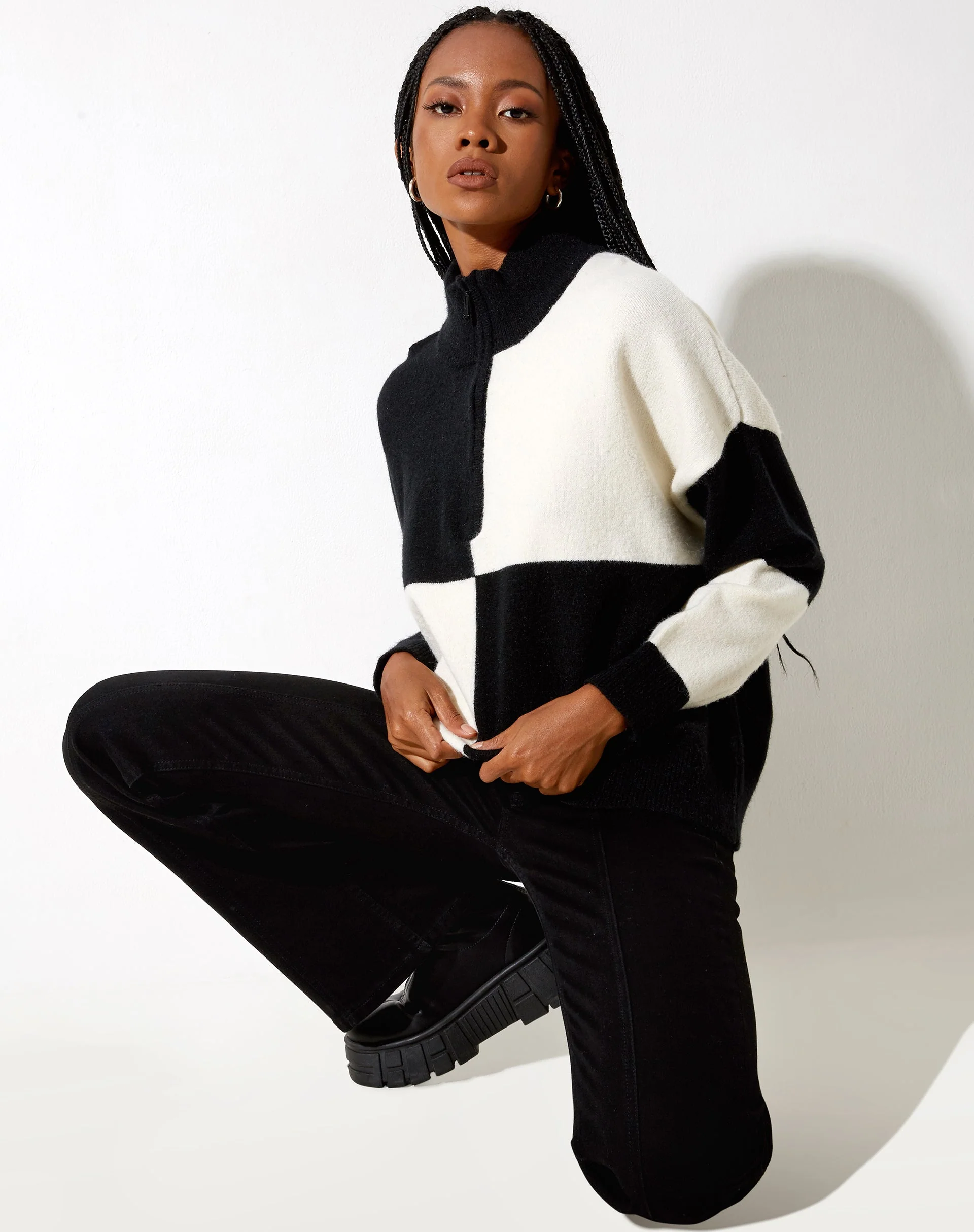 Tusca Sweatshirt in Black and Cream - Image 4