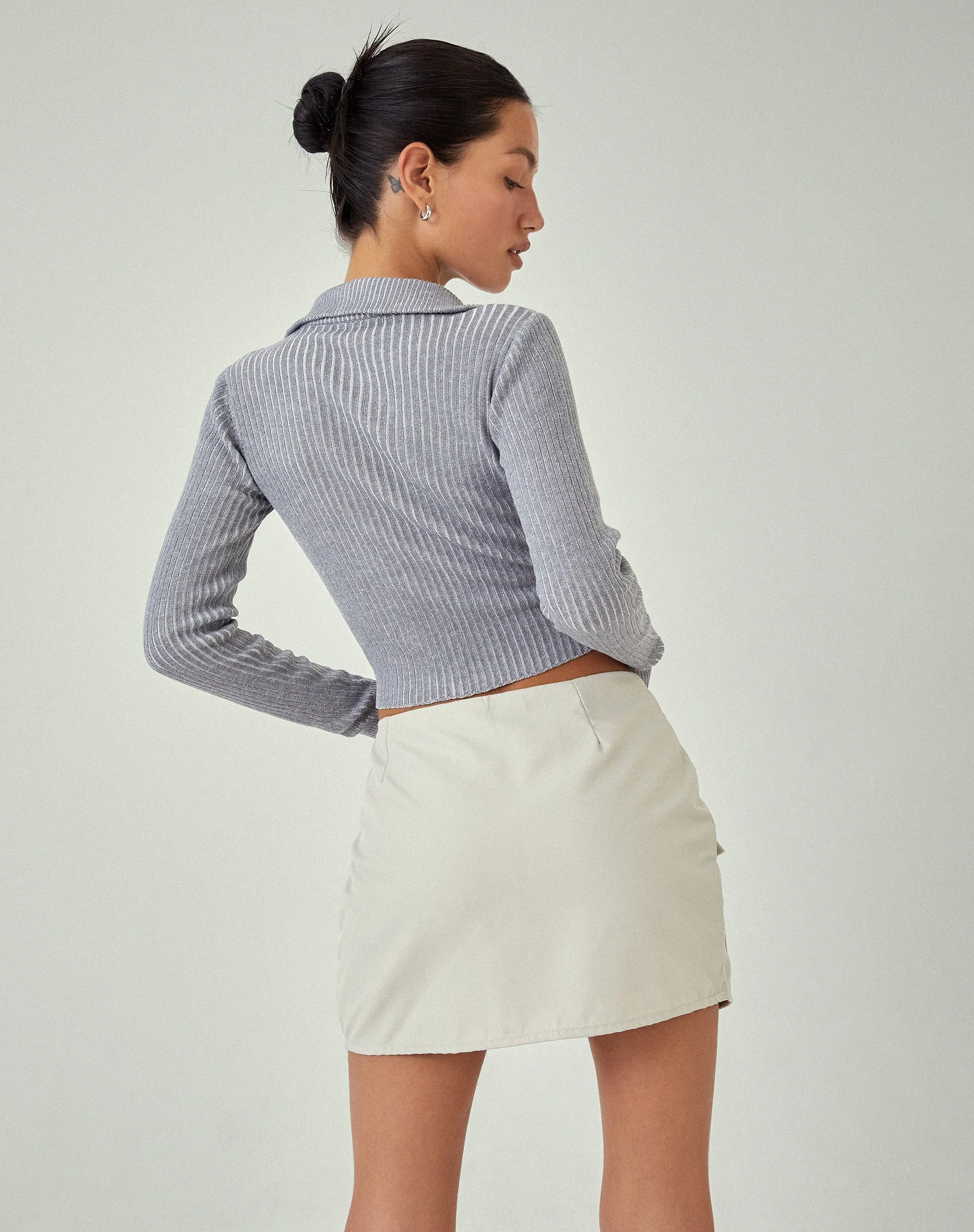 Tuzifa Cropped Jumper in Grey - Image 3
